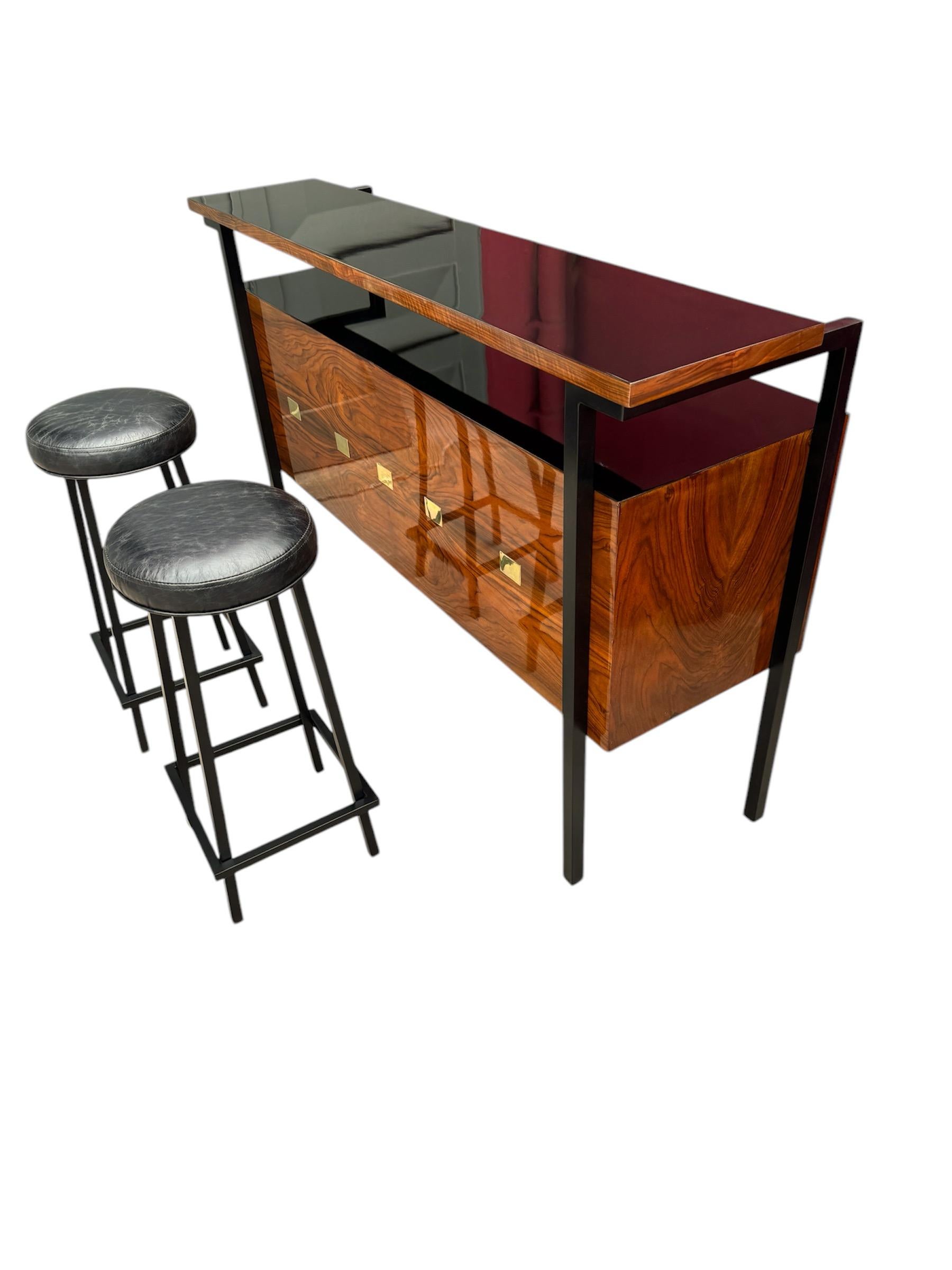 Buffet bar di metà secolo con sgabello Design italiano In condizioni buone in vendita a Ciudad Autónoma Buenos Aires, AR