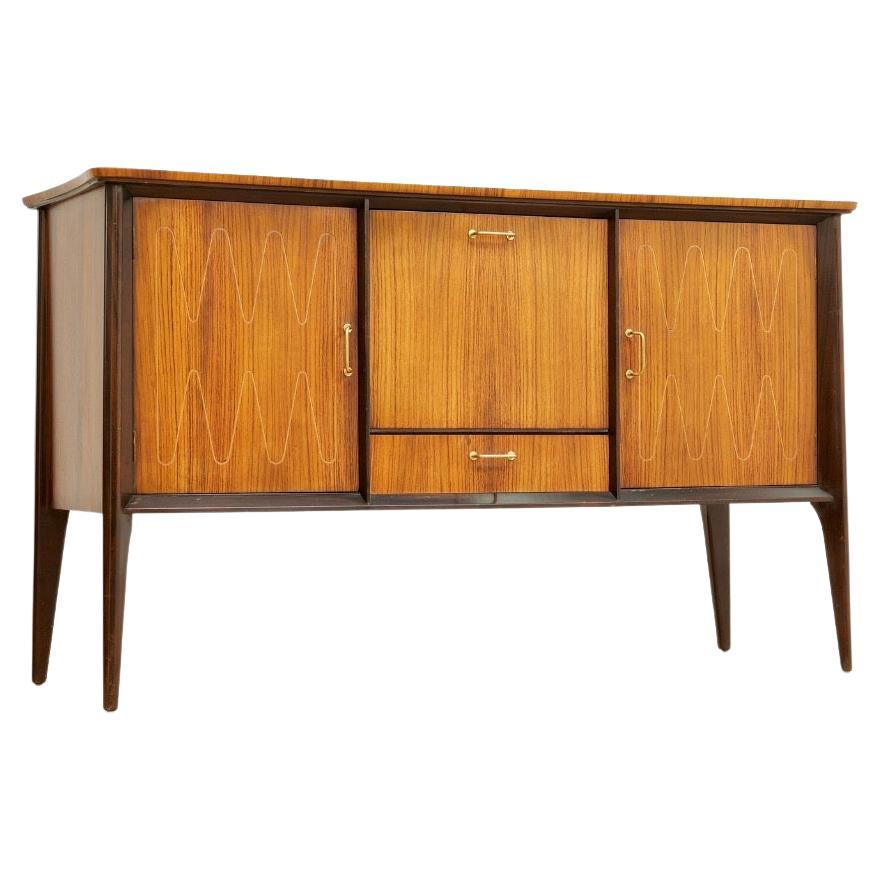 Buffet crédence du milieu du siècle par Everest Furniture