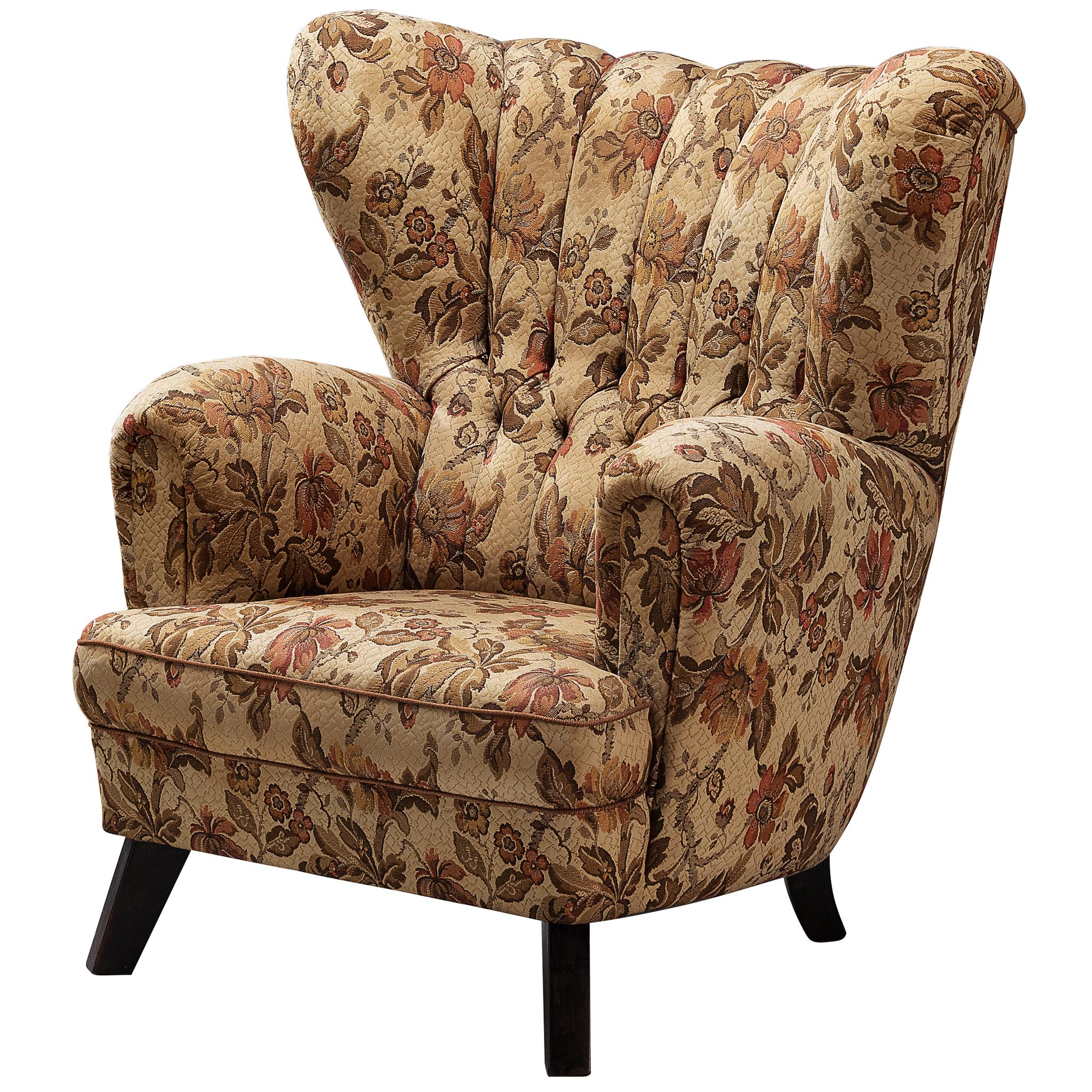 Silla de salón voluminosa de mediados de siglo en tapicería estampada en venta