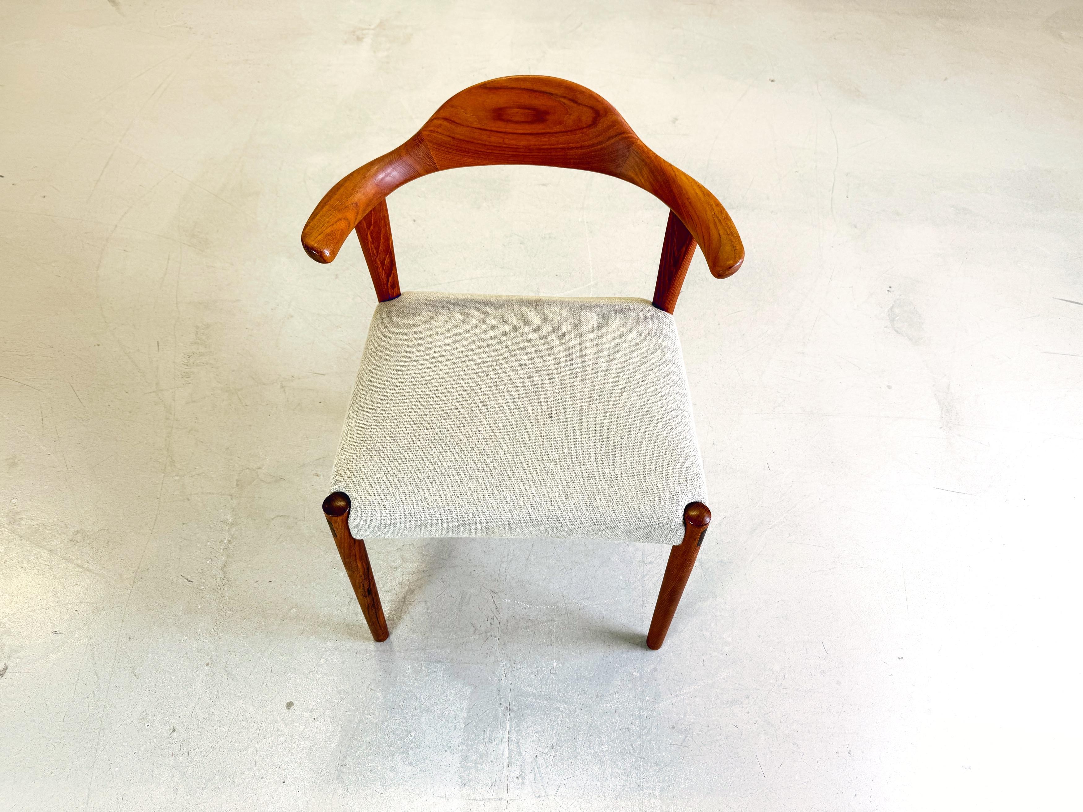 Mid Century Bullhorn Chair Randers Furniture Factory Harry Østergaard Teak In Excellent Condition For Sale In Berlin, DE