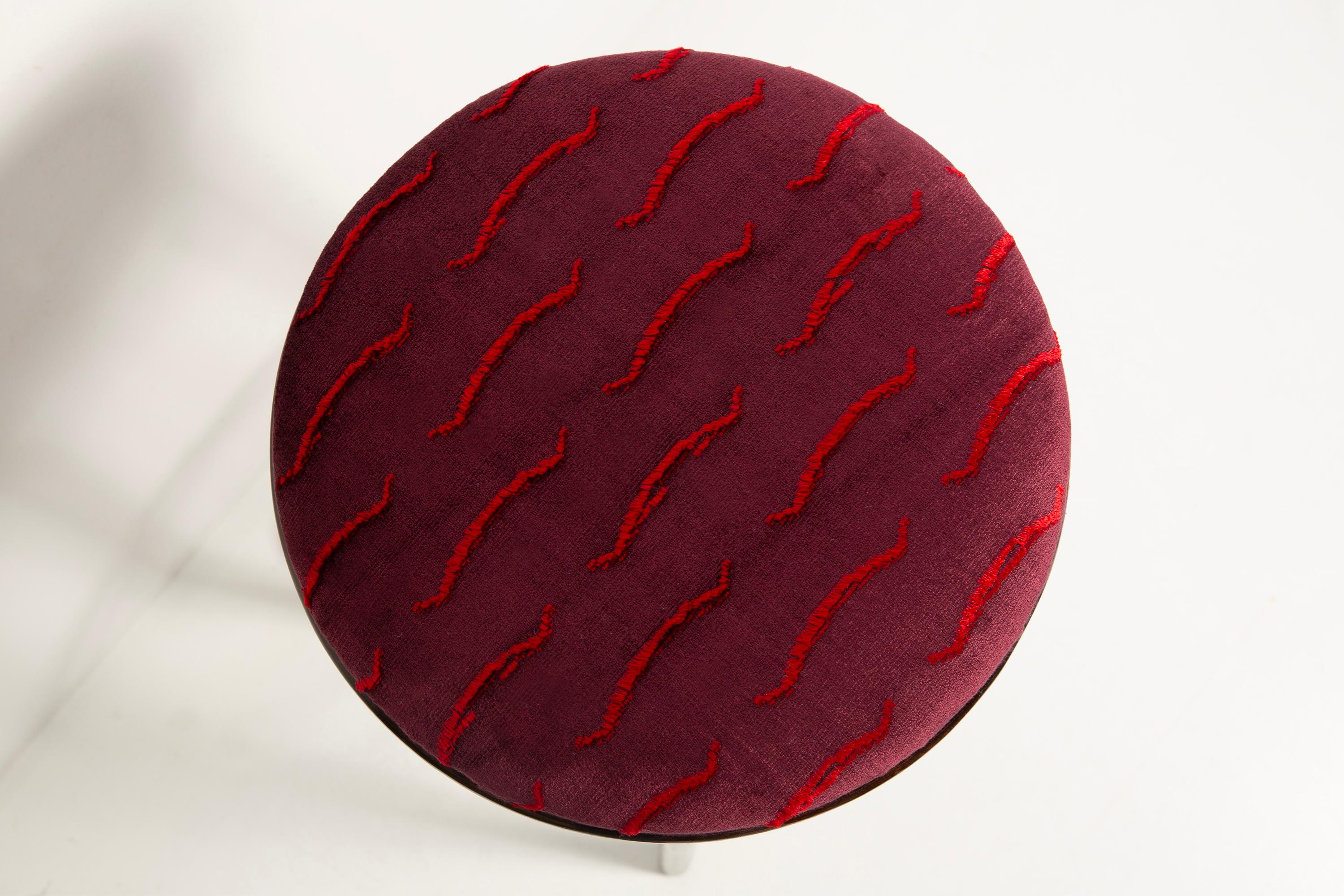 XX secolo Sgabello da bar in borgogna di metà secolo Velvet Nouvelles Vagues di Dedar, Europa, anni '60 in vendita