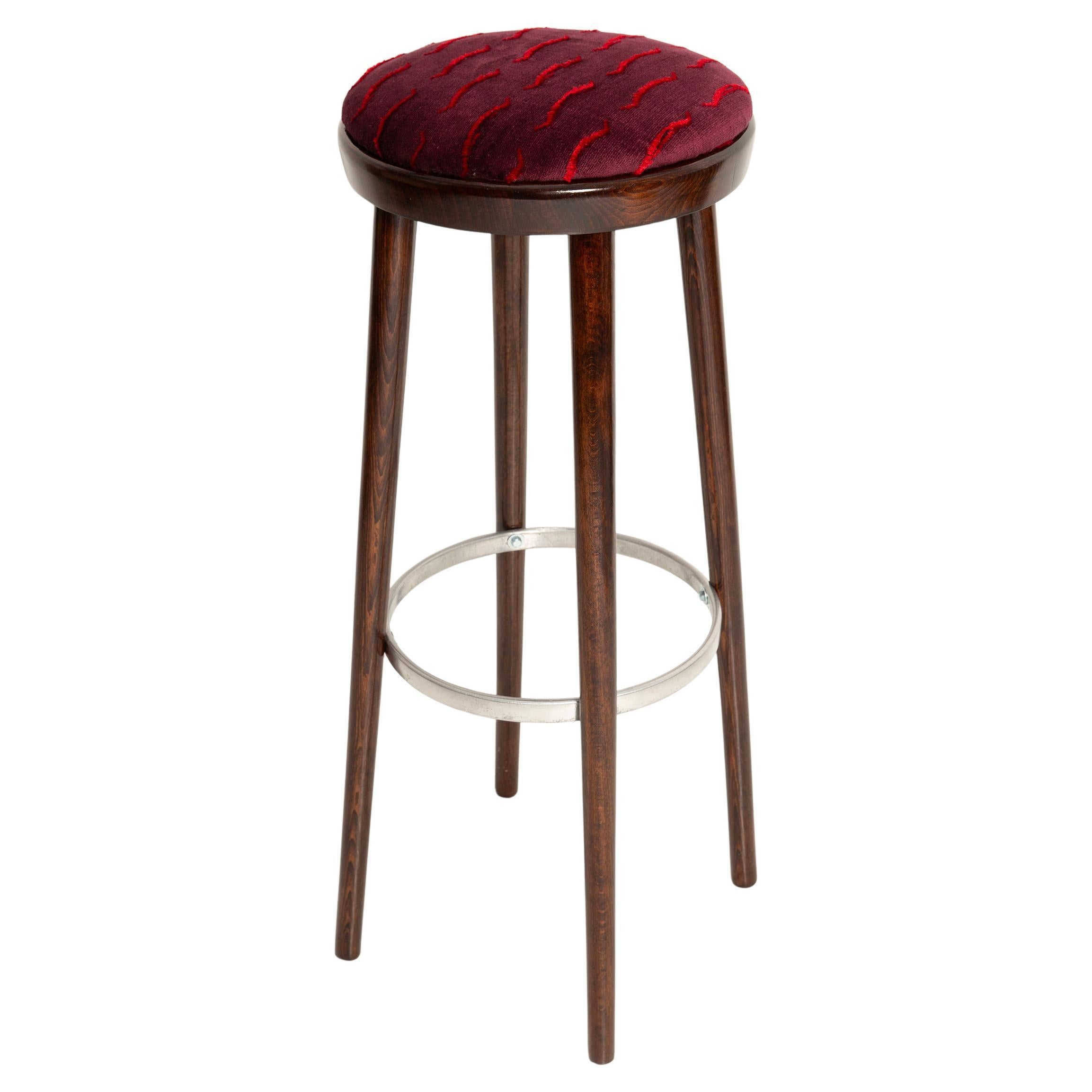 Sgabello da bar in borgogna di metà secolo Velvet Nouvelles Vagues di Dedar, Europa, anni '60 in vendita