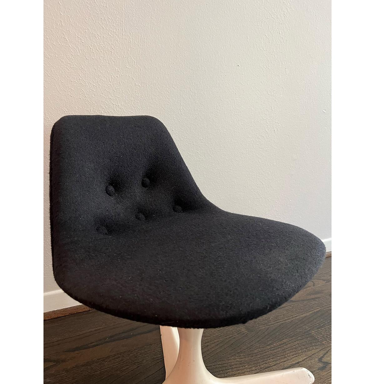 Mid-Century Modern Mid Century Burke Side Chair For Sale