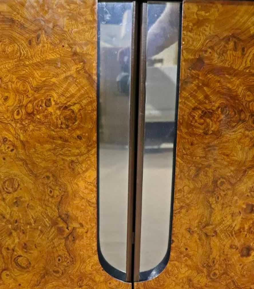 Mid-Century Burl Cabinet In Good Condition For Sale In Brooklyn, NY