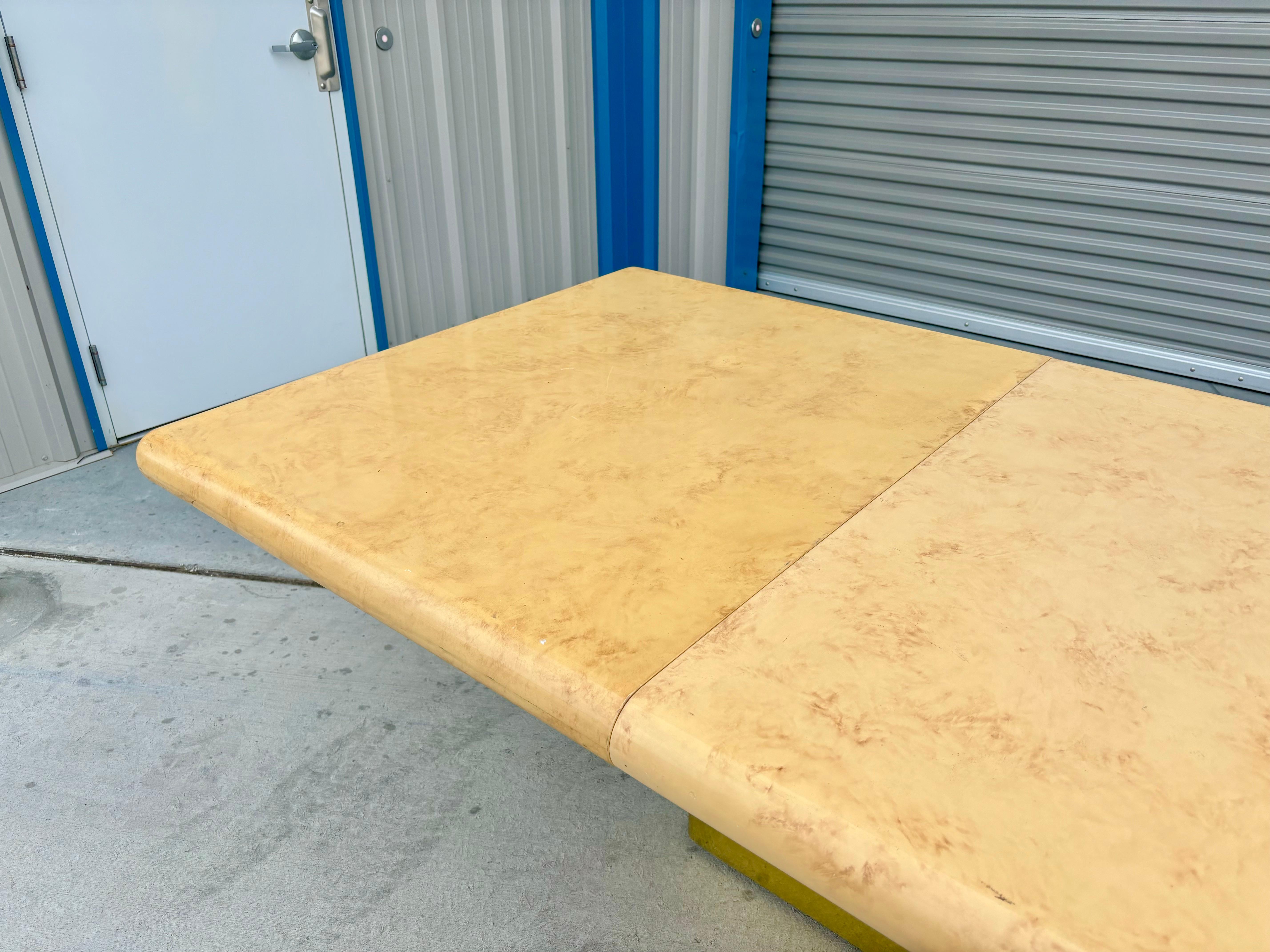 Table de salle à manger en loupe du milieu du siècle, 1970 en vente 4