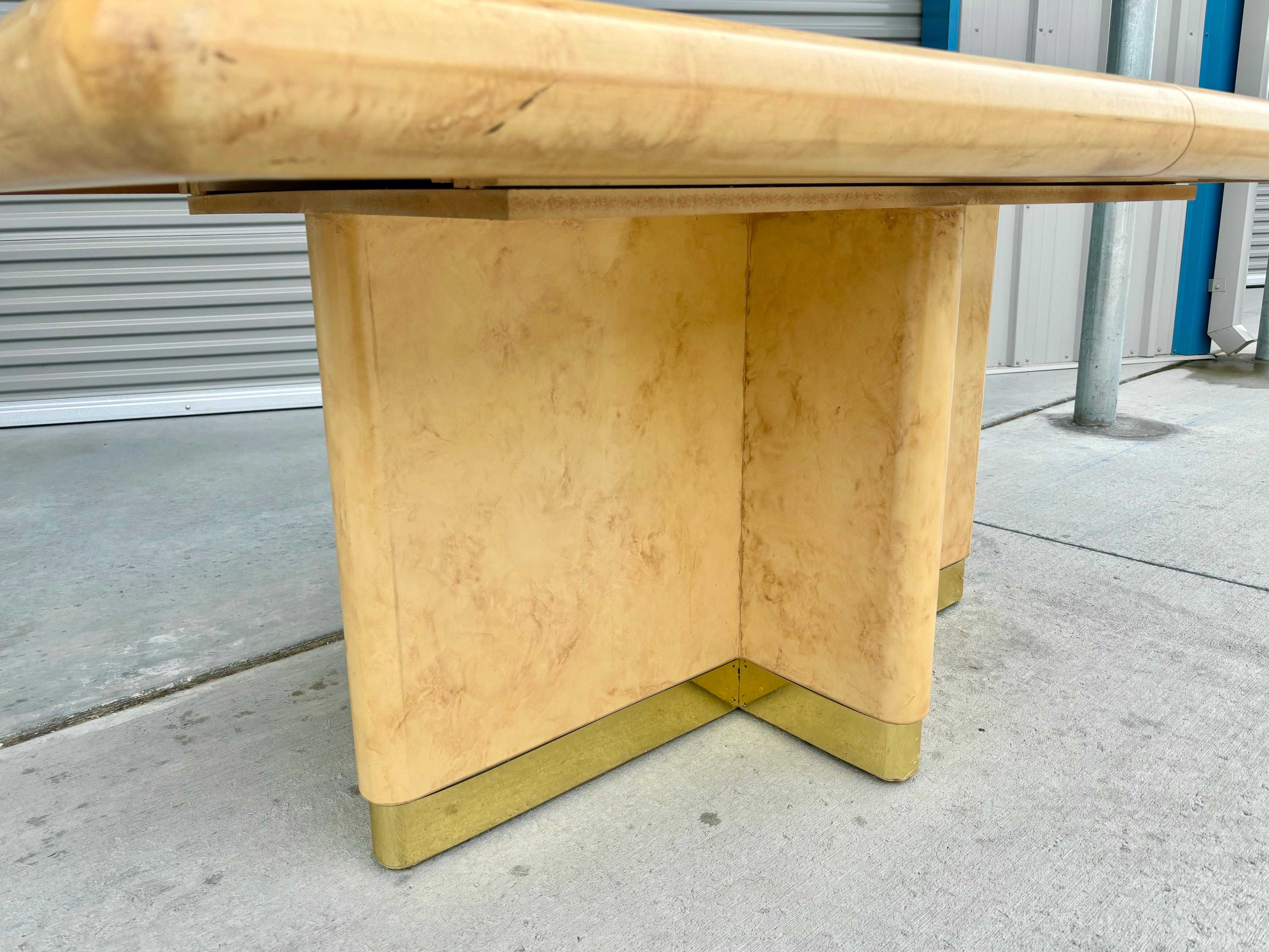 Américain Table de salle à manger en loupe du milieu du siècle, 1970 en vente