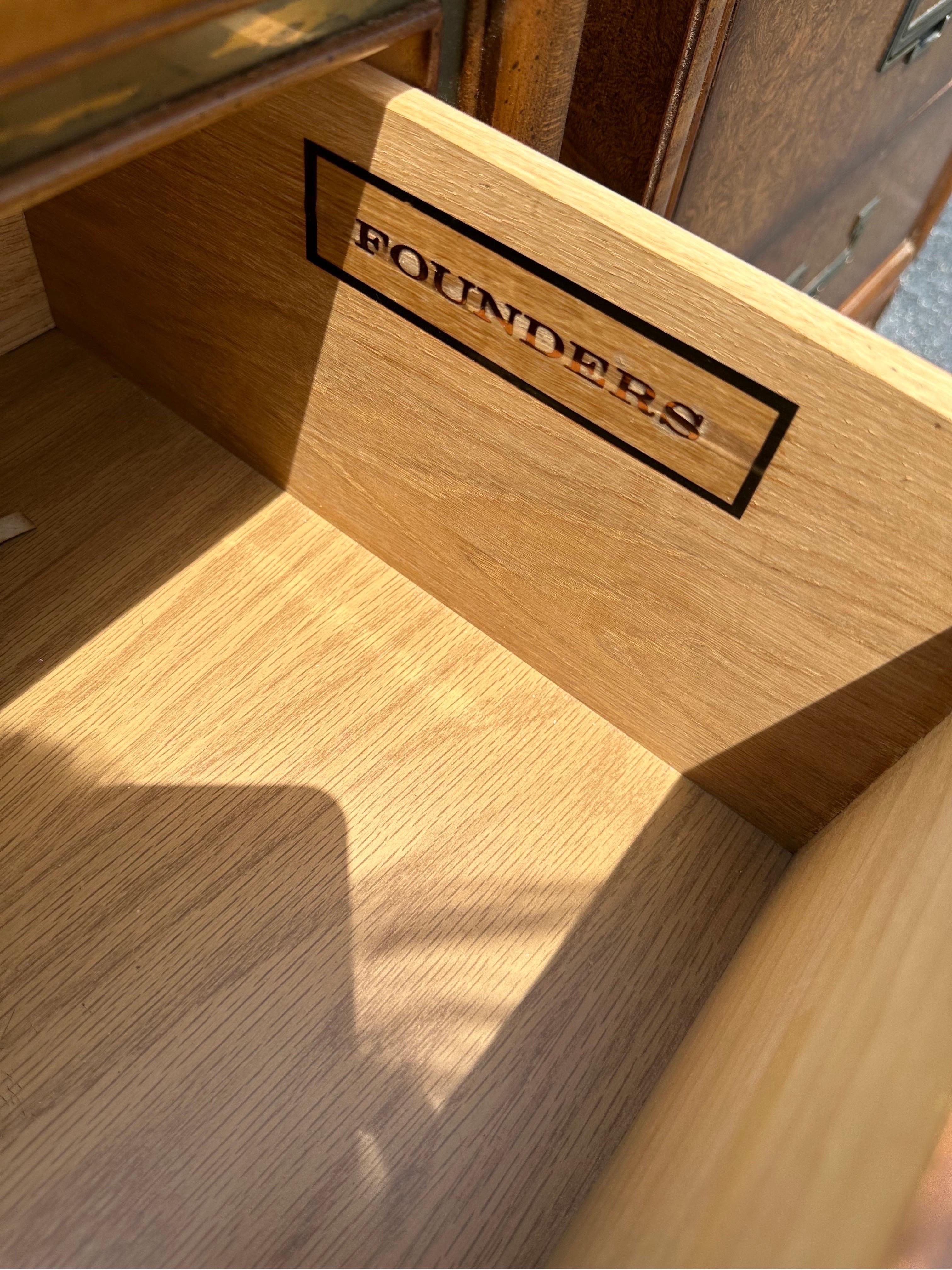 Mid Century Burl Nightstands by Founders In Good Condition In Lake Worth, FL