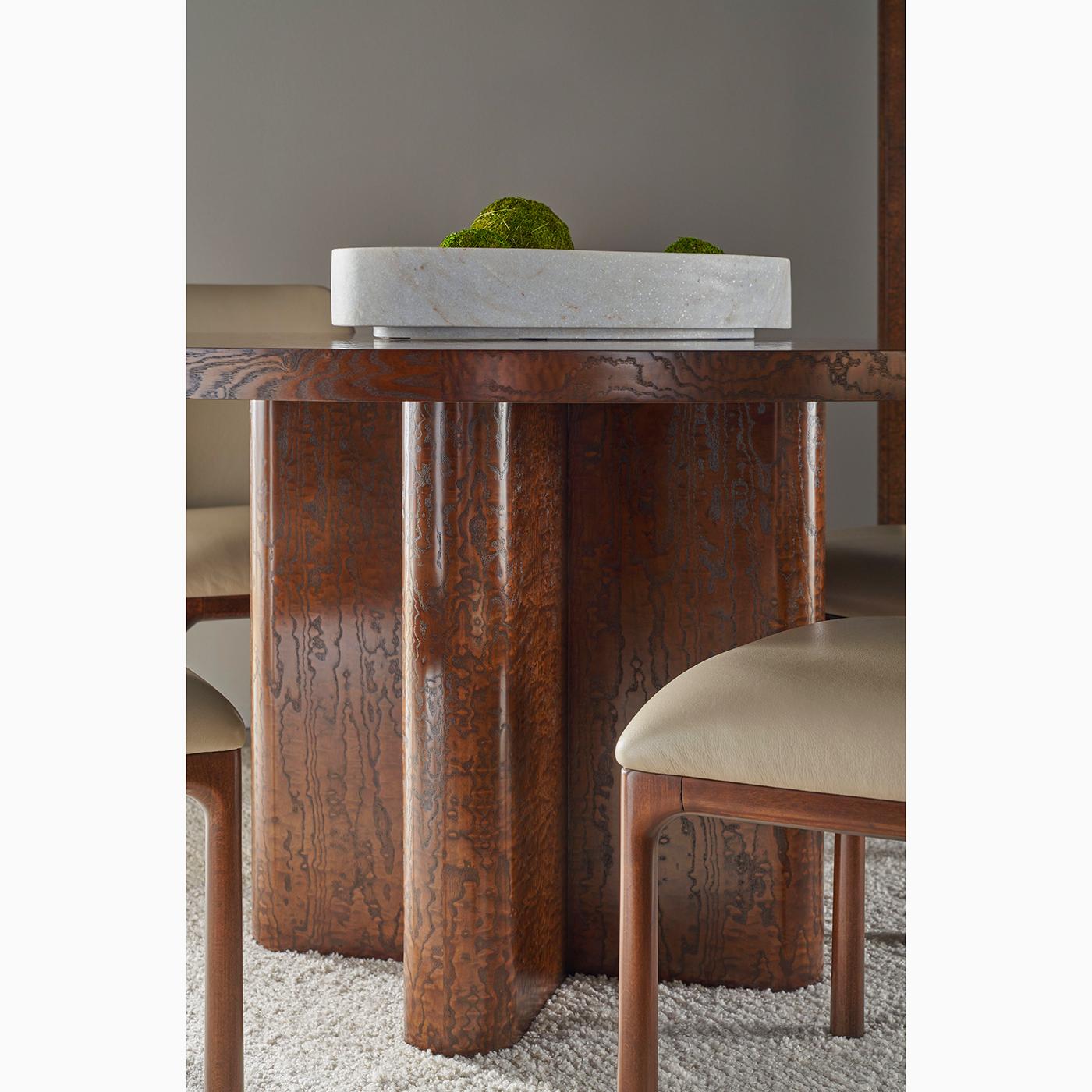 Table de salle à manger ronde en loupe du milieu du siècle Neuf - En vente à Westwood, NJ