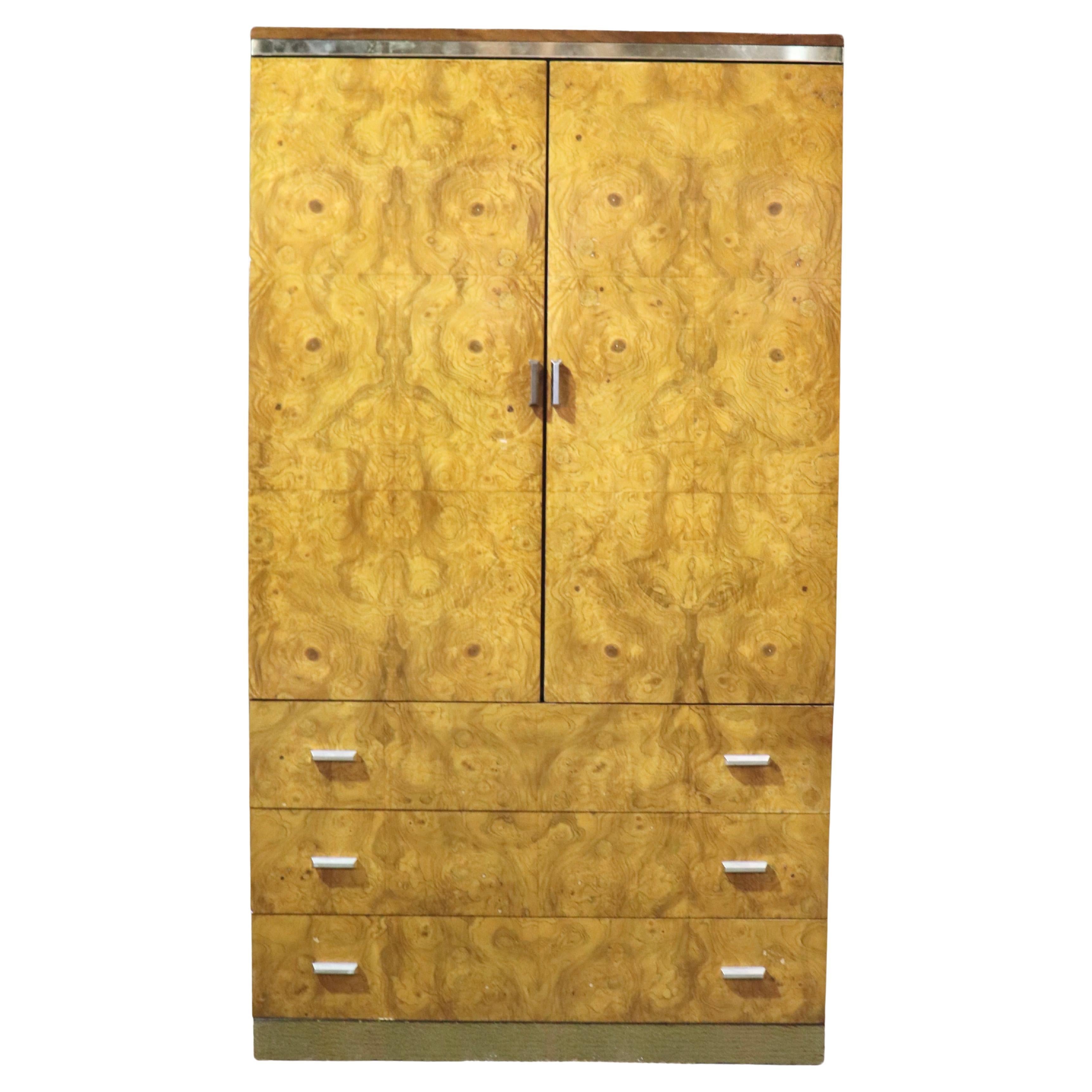 Armoire en loupe du milieu du siècle par Mt Airy