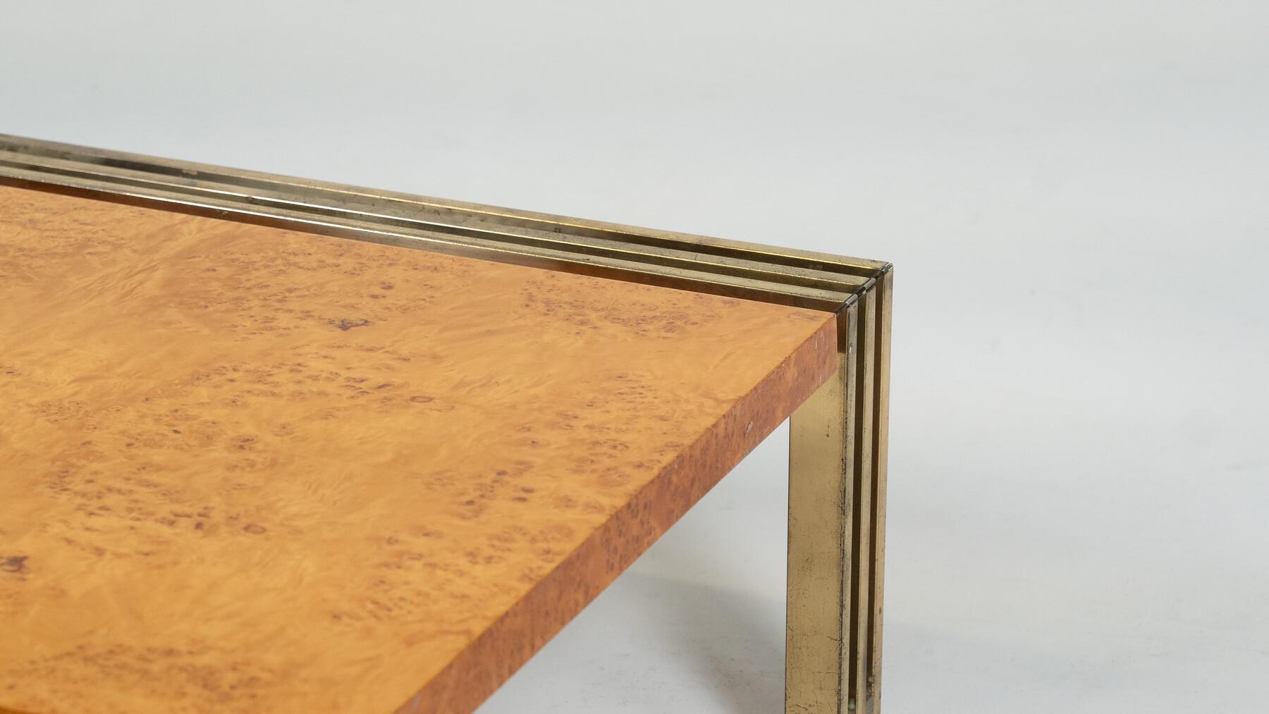 Table basse en bois de ronce et laiton du milieu du siècle en vente 3