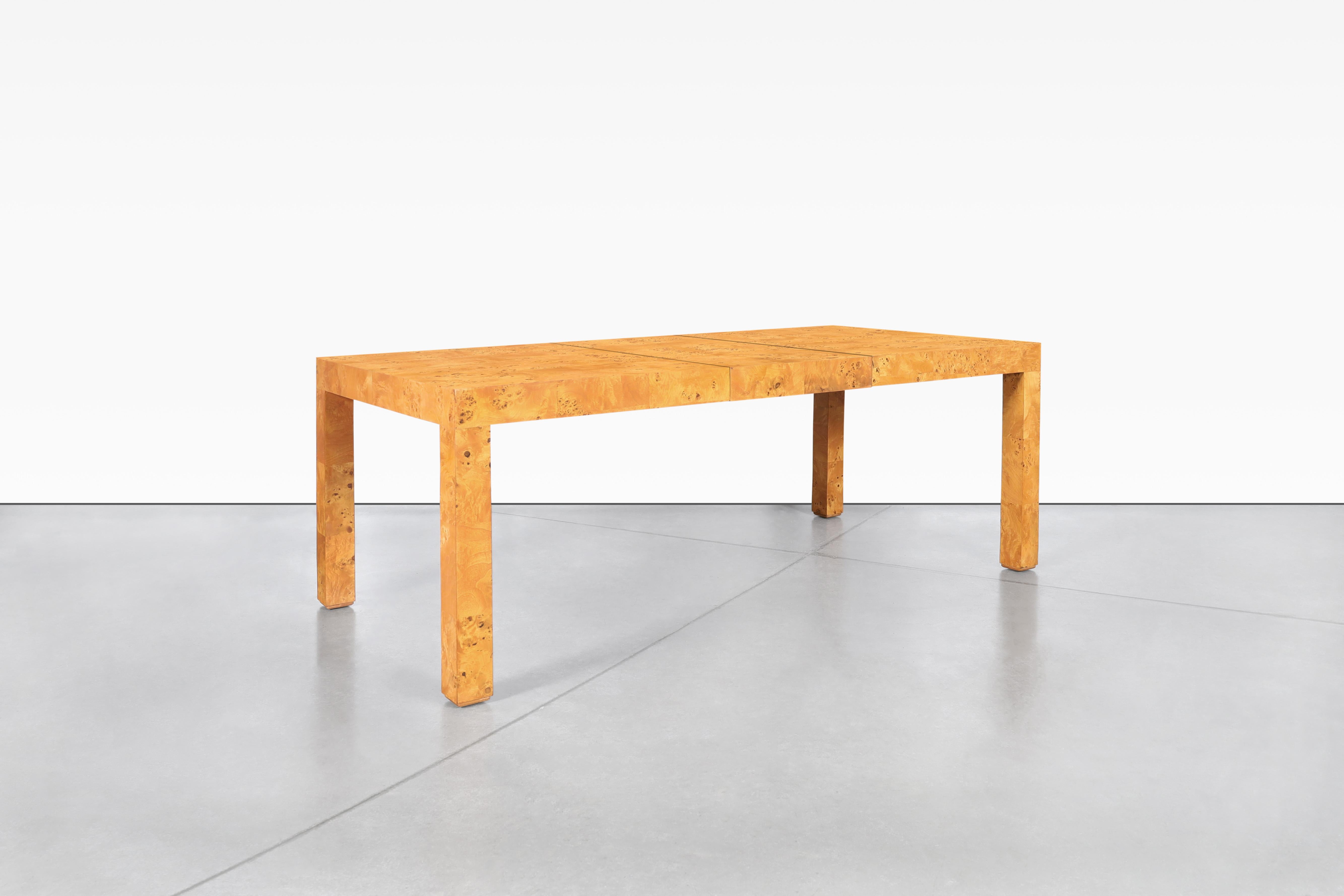 Mid-Century Modern Table de salle à manger en broussin du milieu du siècle dernier de Milo Baughman pour Thayer Coggin en vente