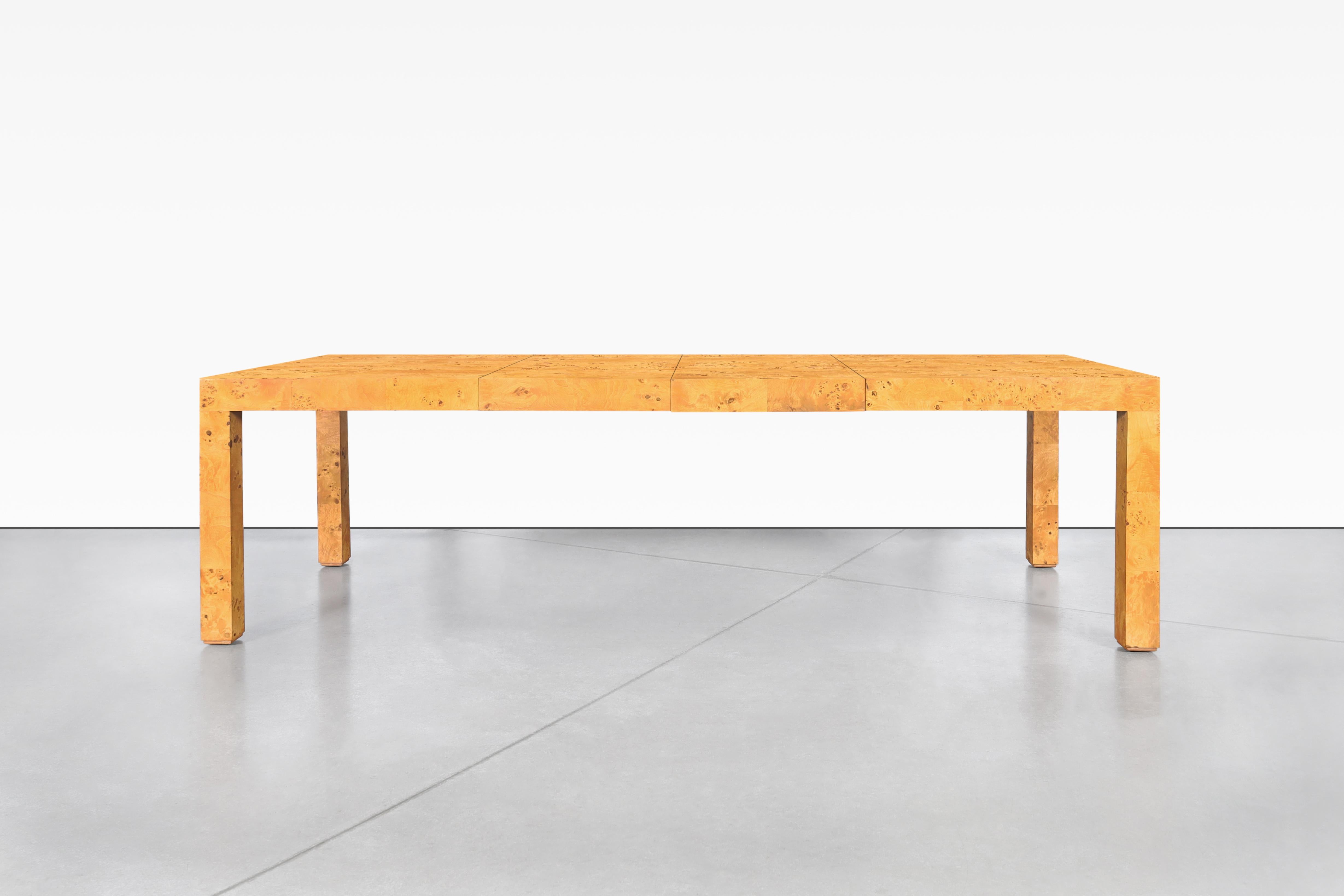 Table de salle à manger en broussin du milieu du siècle dernier de Milo Baughman pour Thayer Coggin en vente 1