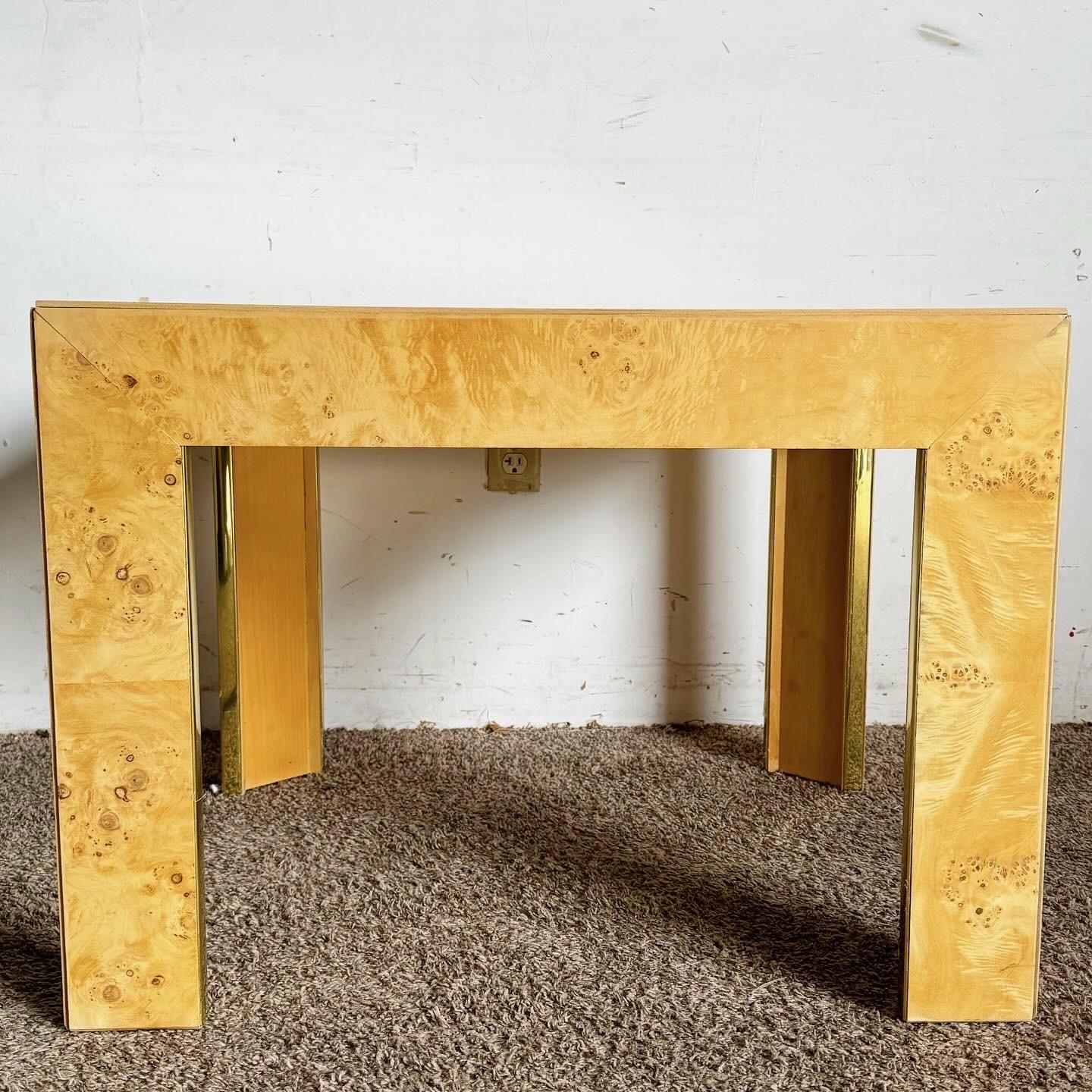 Table d'appoint du milieu du siècle dernier en placage de bois de ronce, verre fumé et or de Thomasville en vente 5