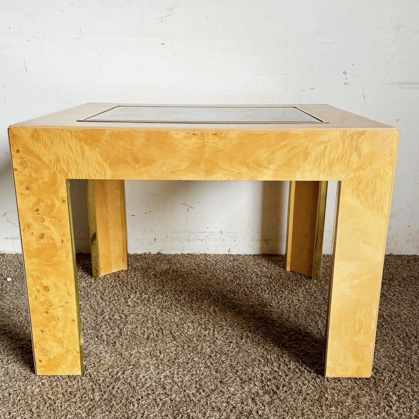 Table d'appoint du milieu du siècle dernier en placage de bois de ronce, verre fumé et or de Thomasville en vente 4