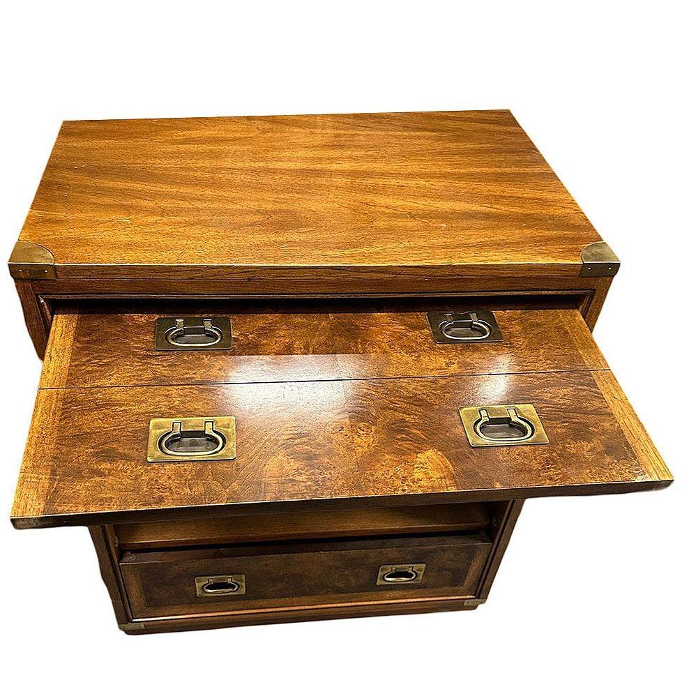 Mid Century Wurzelholz & Messing Campaigner Barschrank von Hickory (amerikanisch)