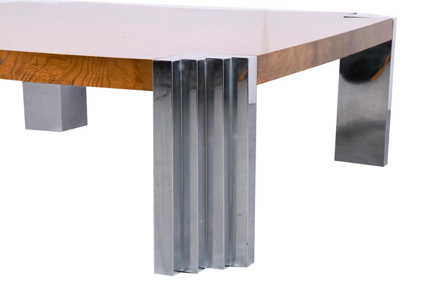 Table basse chromée mi-siècle en bois de ronce de style Milo Baughman en vente 2