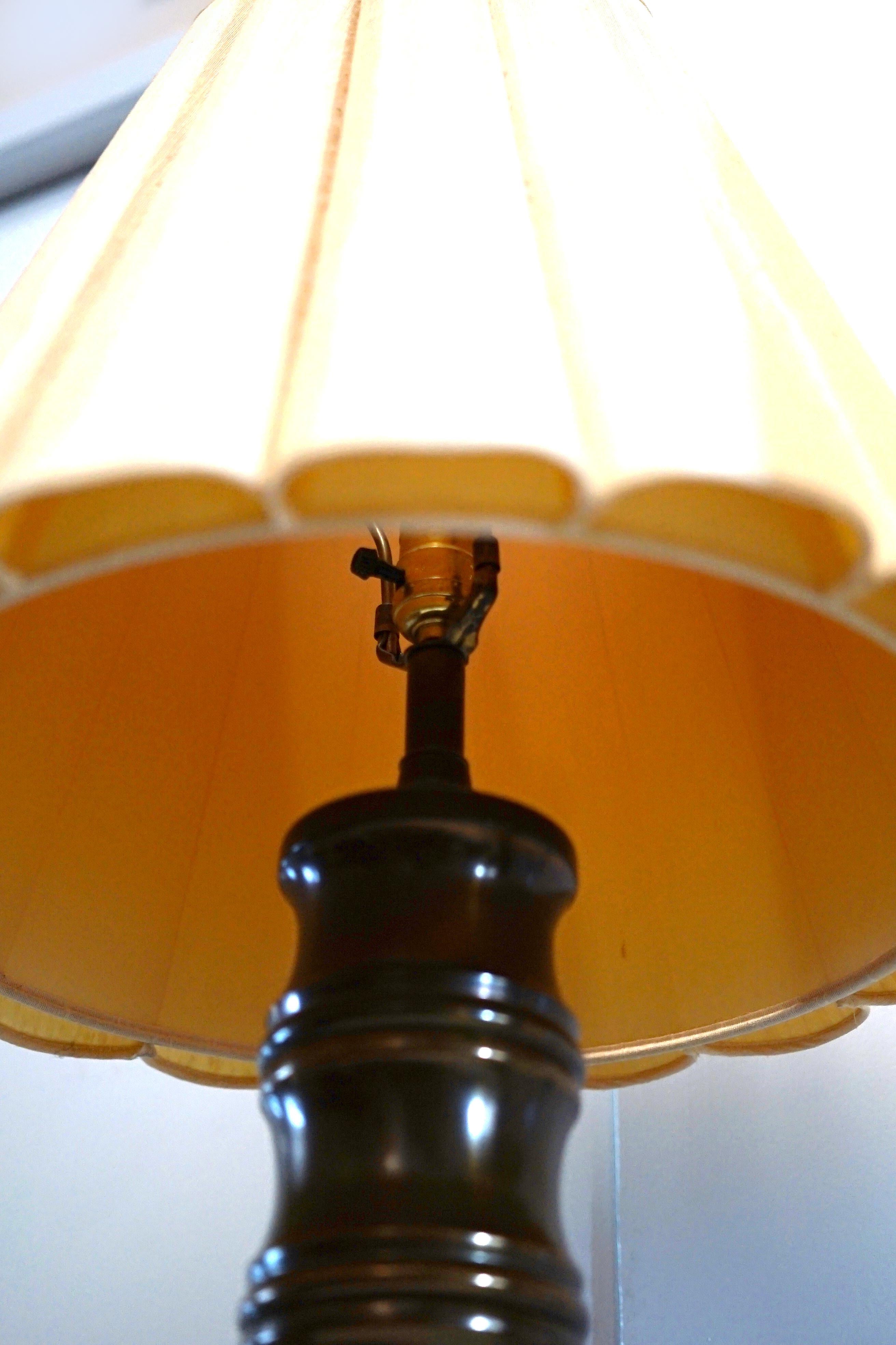 Mid-Century Burnished Brass Turned Pillar Column Lamps with Pleated Shades For Sale 7