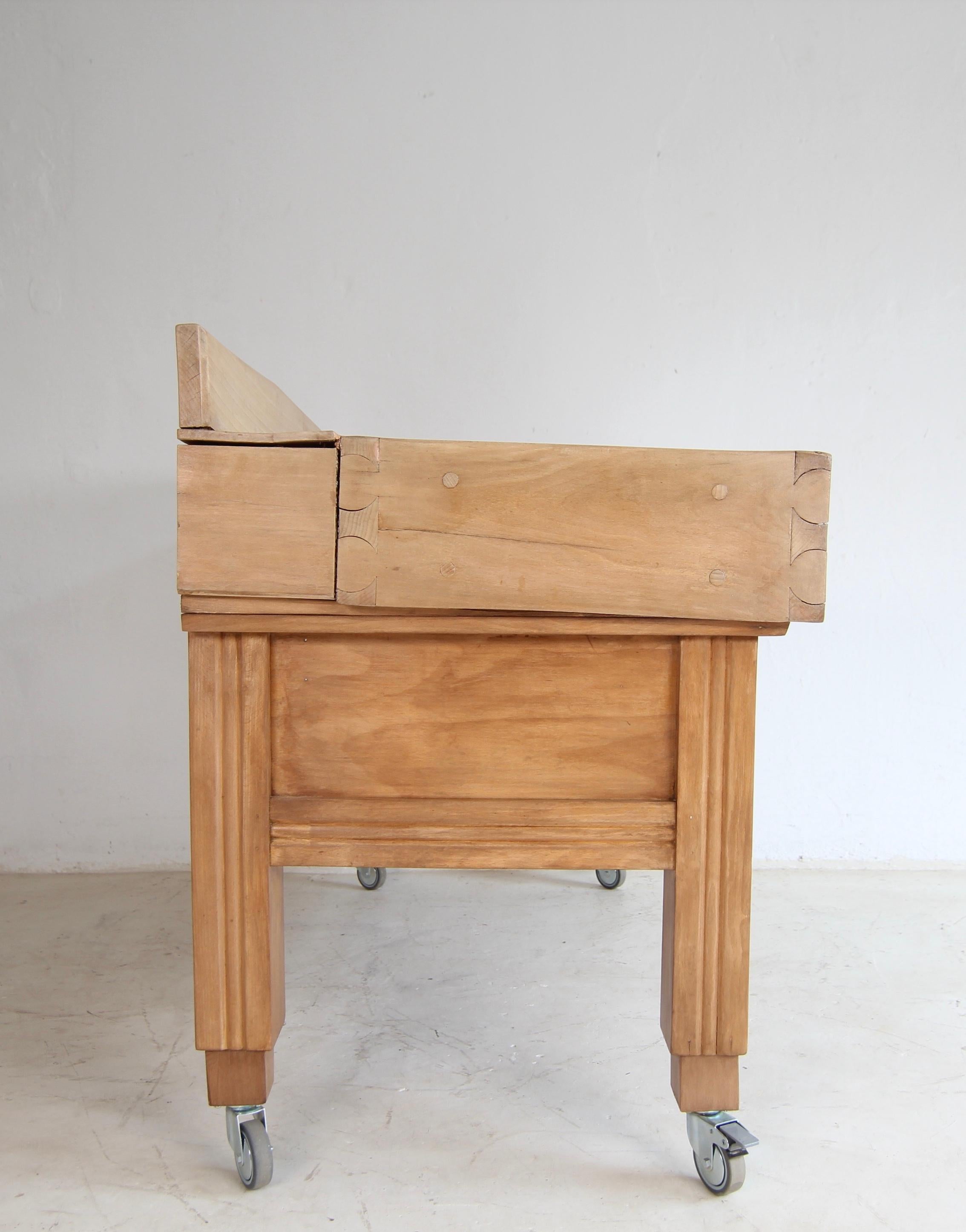 Mid-Century Butcher´s Block For Sale 11
