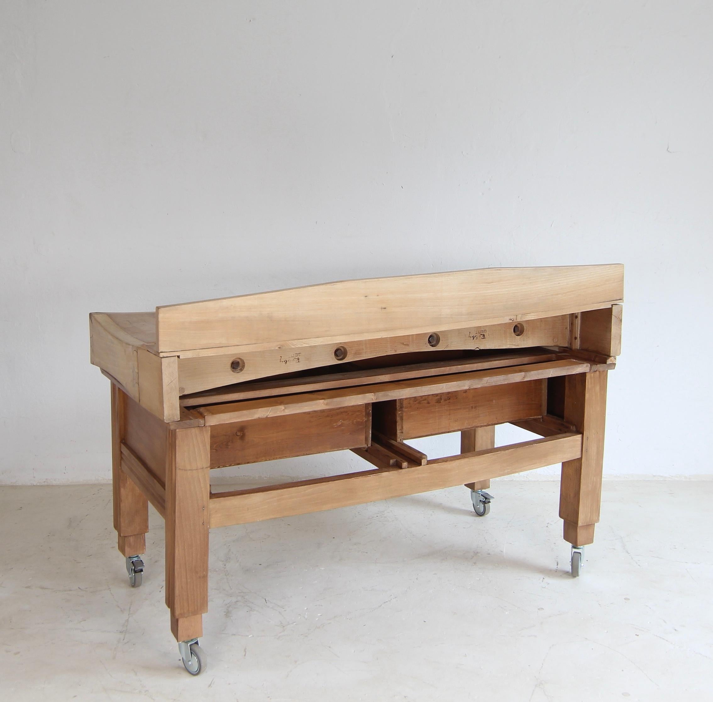 Mid-Century Butcher´s Block For Sale 13