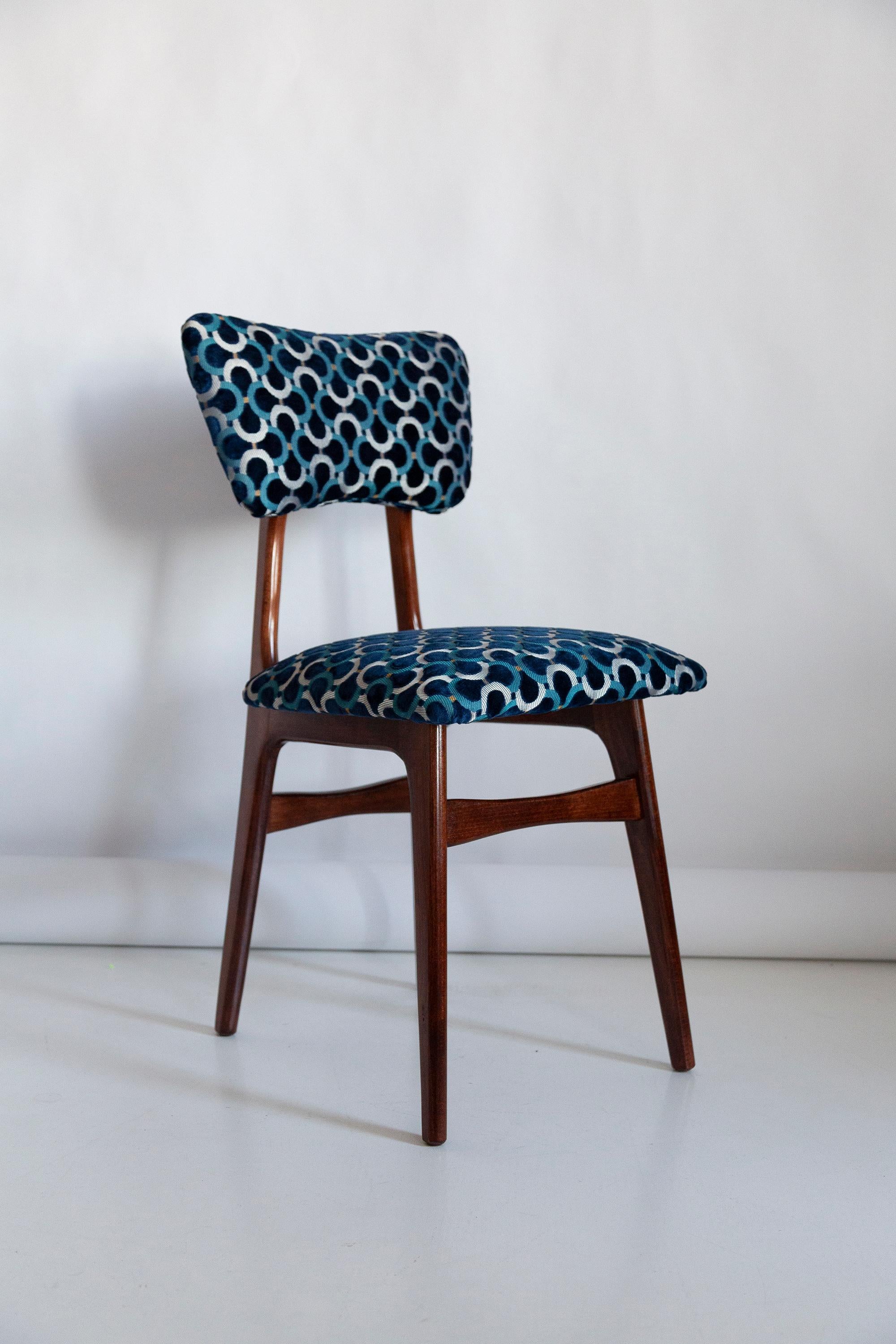 Mid Century Butterfly Chair, Blue Scarabeo Velvet, Dark Wood, Europe, 1960s In Excellent Condition For Sale In 05-080 Hornowek, PL