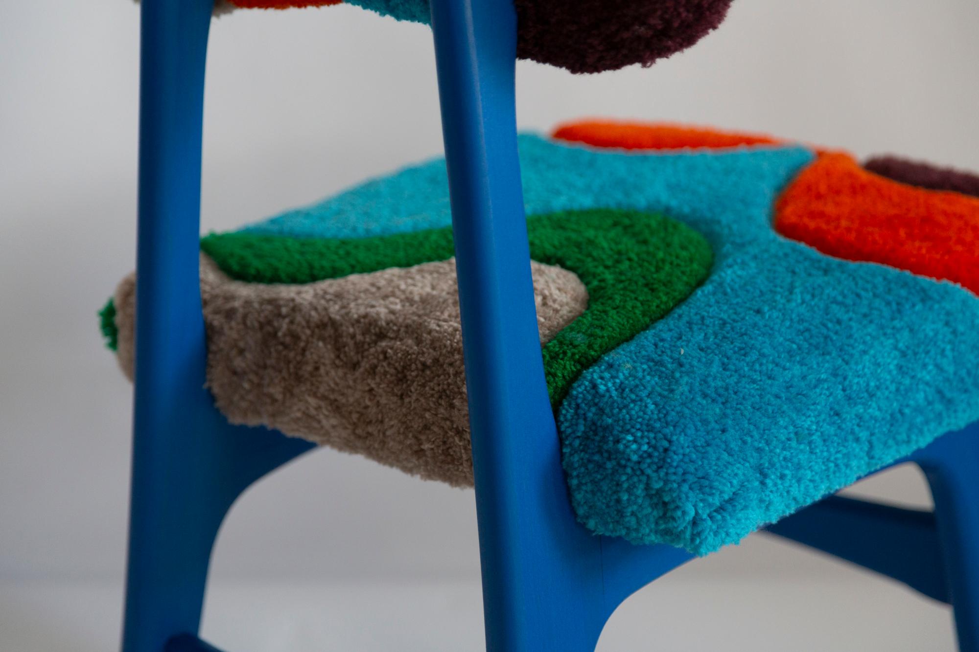 Chaise papillon du milieu du siècle, tissu de laine bleu vert orange touffeté à la main, Europe, années 1960 en vente 1