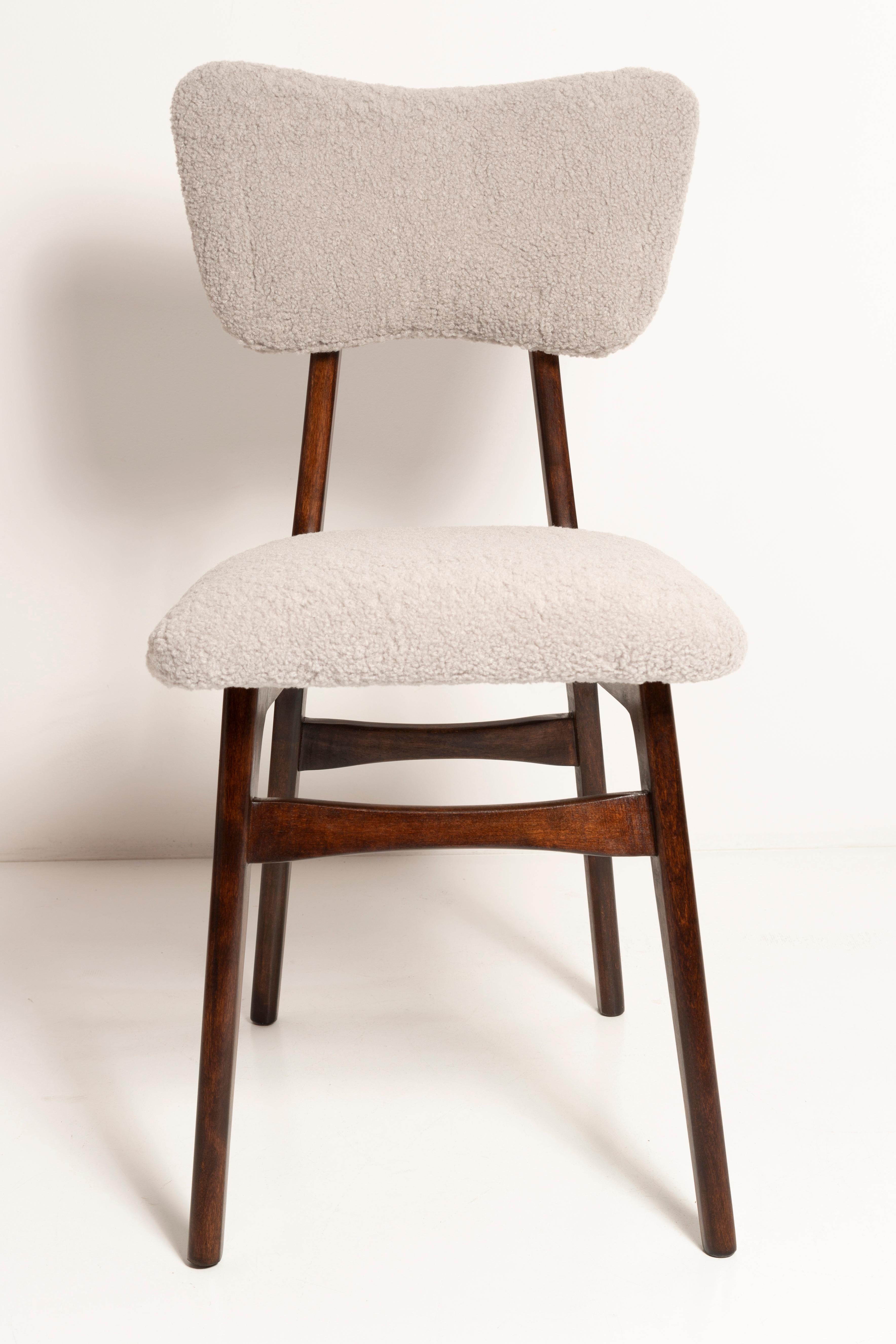 Mid Century Butterfly Chair, Light Gray Boucle, Dark Walnut Wood, Europe, 1960s For Sale 4