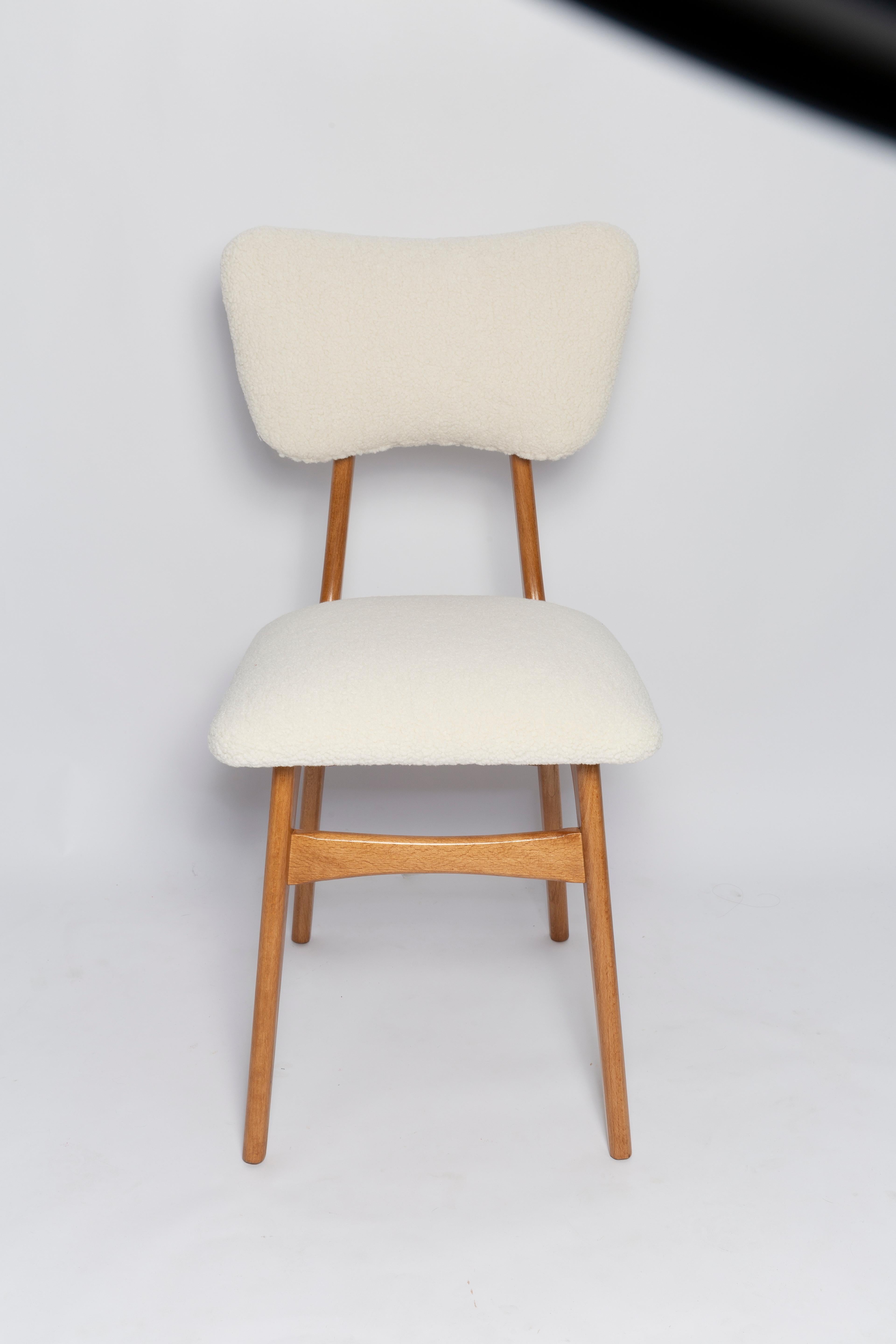 Mid Century Butterfly Chair, Light Ivory Boucle, Light Oak Wood, Europe, 1960s For Sale 2