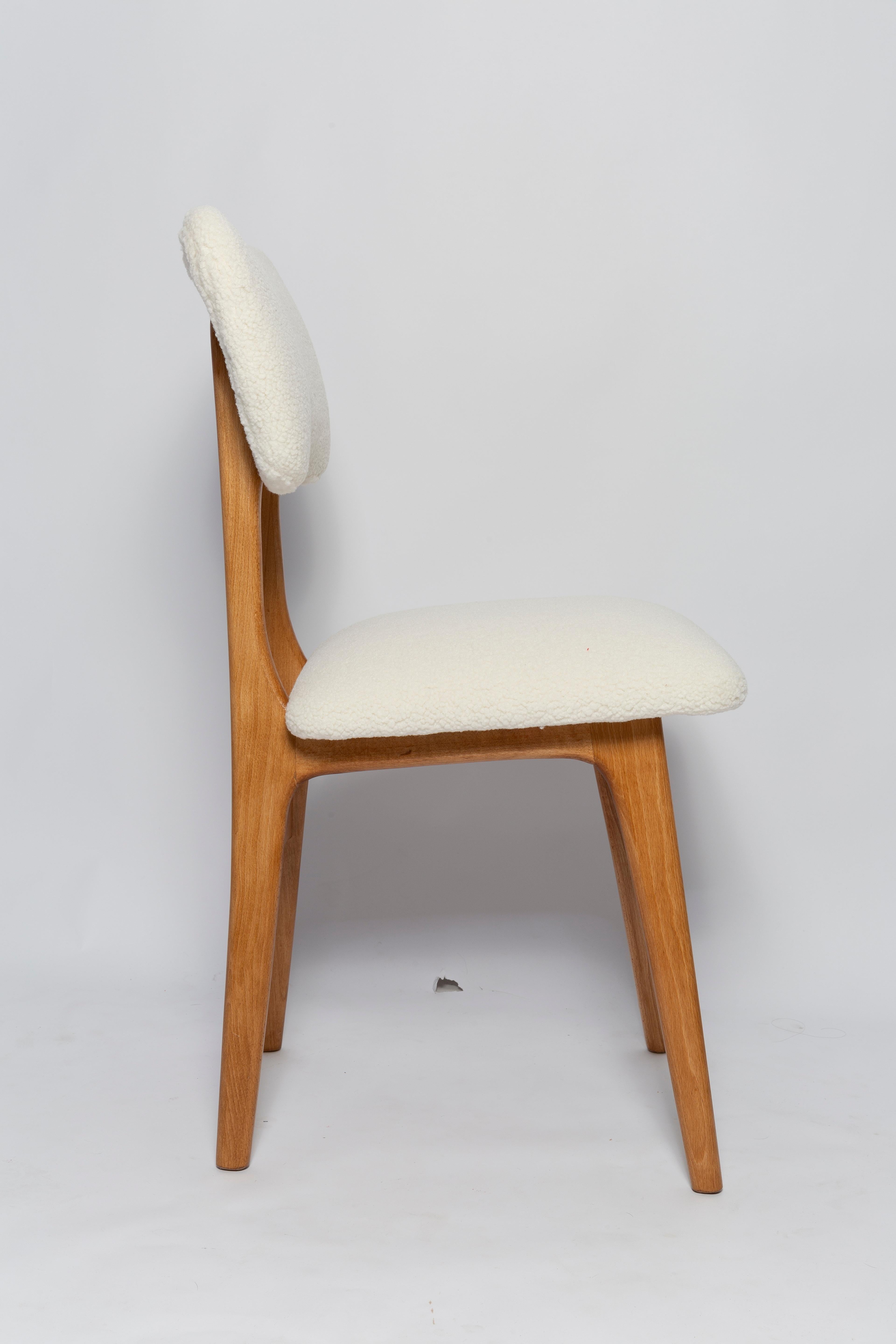 Polish Mid Century Butterfly Chair, Light Ivory Boucle, Light Oak Wood, Europe, 1960s For Sale