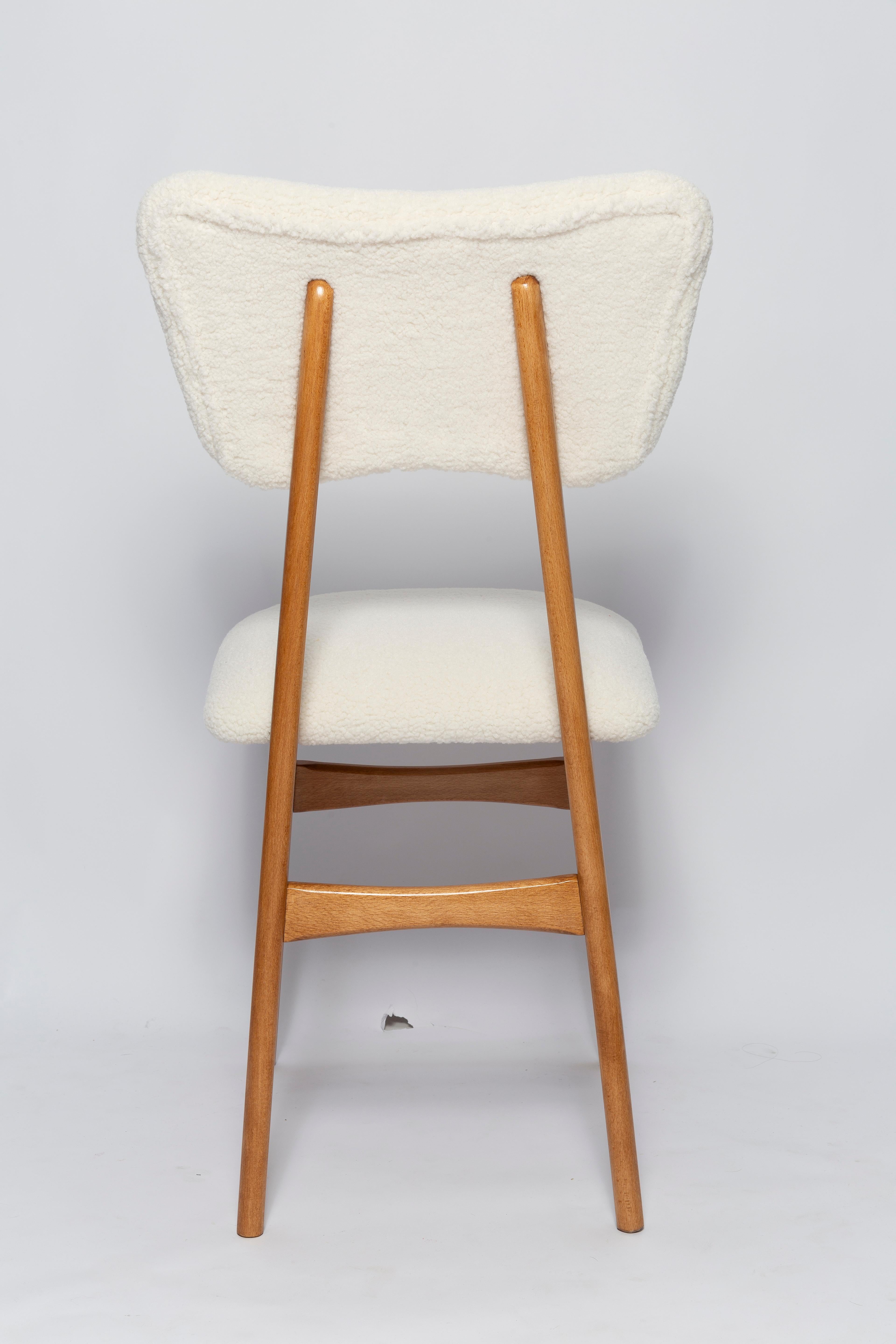 20th Century Mid Century Butterfly Chair, Light Ivory Boucle, Light Oak Wood, Europe, 1960s For Sale