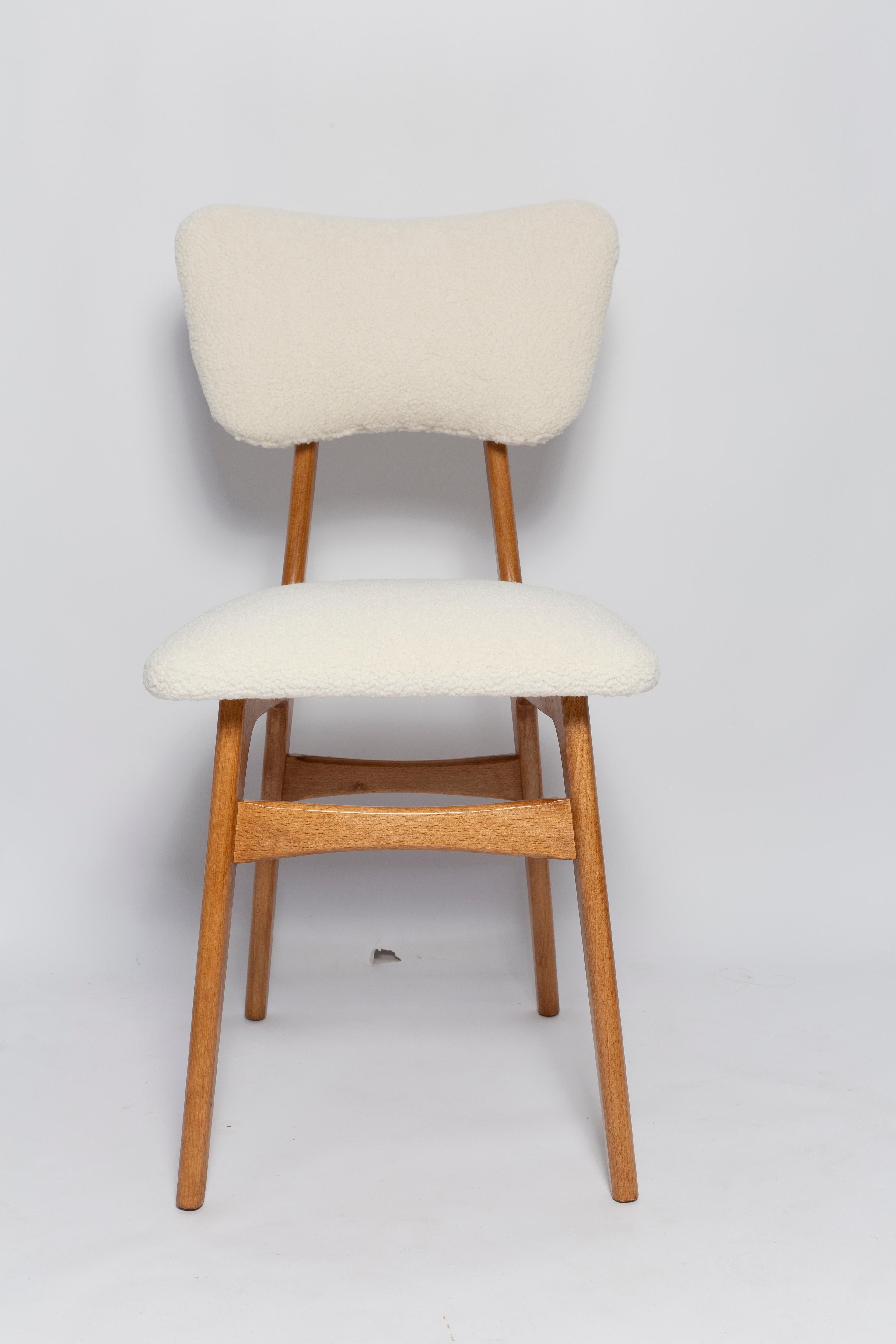 Mid Century Butterfly Chair, Light Ivory Boucle, Light Oak Wood, Europe, 1960s For Sale 1
