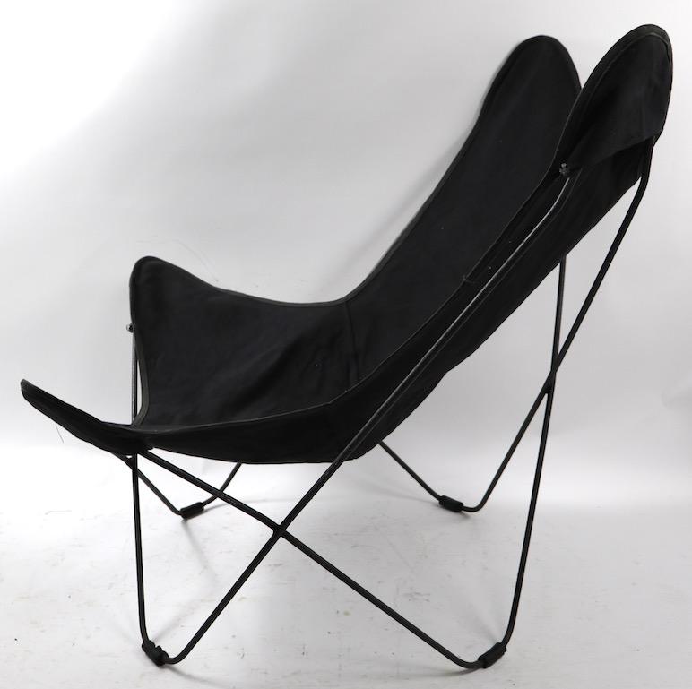 Mitte des Jahrhunderts  Schmetterling-Stuhl mit schwarzem Segeltuch-Sling (Leinwand) im Angebot