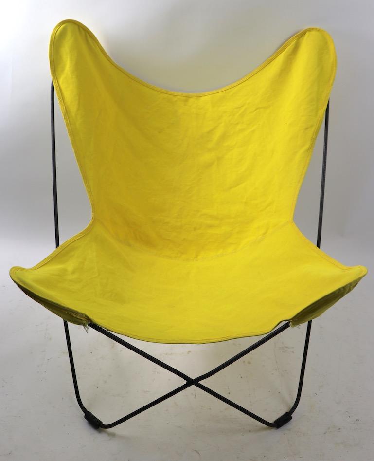 Schmetterlingsstuhl aus der Mitte des Jahrhunderts mit gelbem Segeltuchgestell im Zustand „Gut“ im Angebot in New York, NY