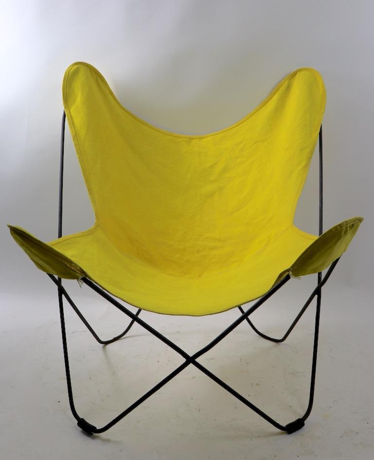 Schmetterlingsstuhl aus der Mitte des Jahrhunderts mit gelbem Segeltuchgestell (20. Jahrhundert) im Angebot