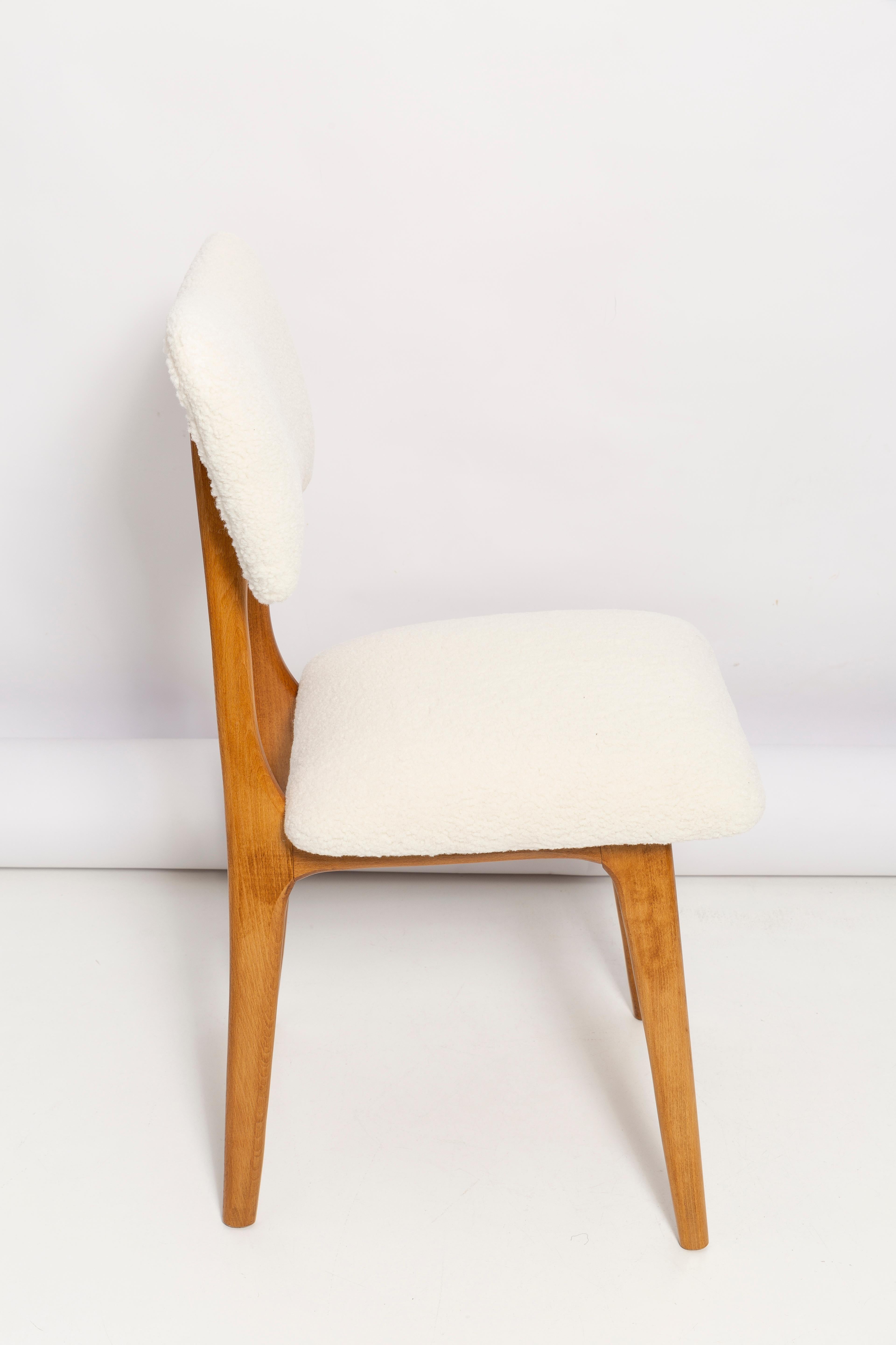 Mid Century Butterfly Dining Chair, Light Creme Boucle, Poland, 1960s In Excellent Condition For Sale In 05-080 Hornowek, PL