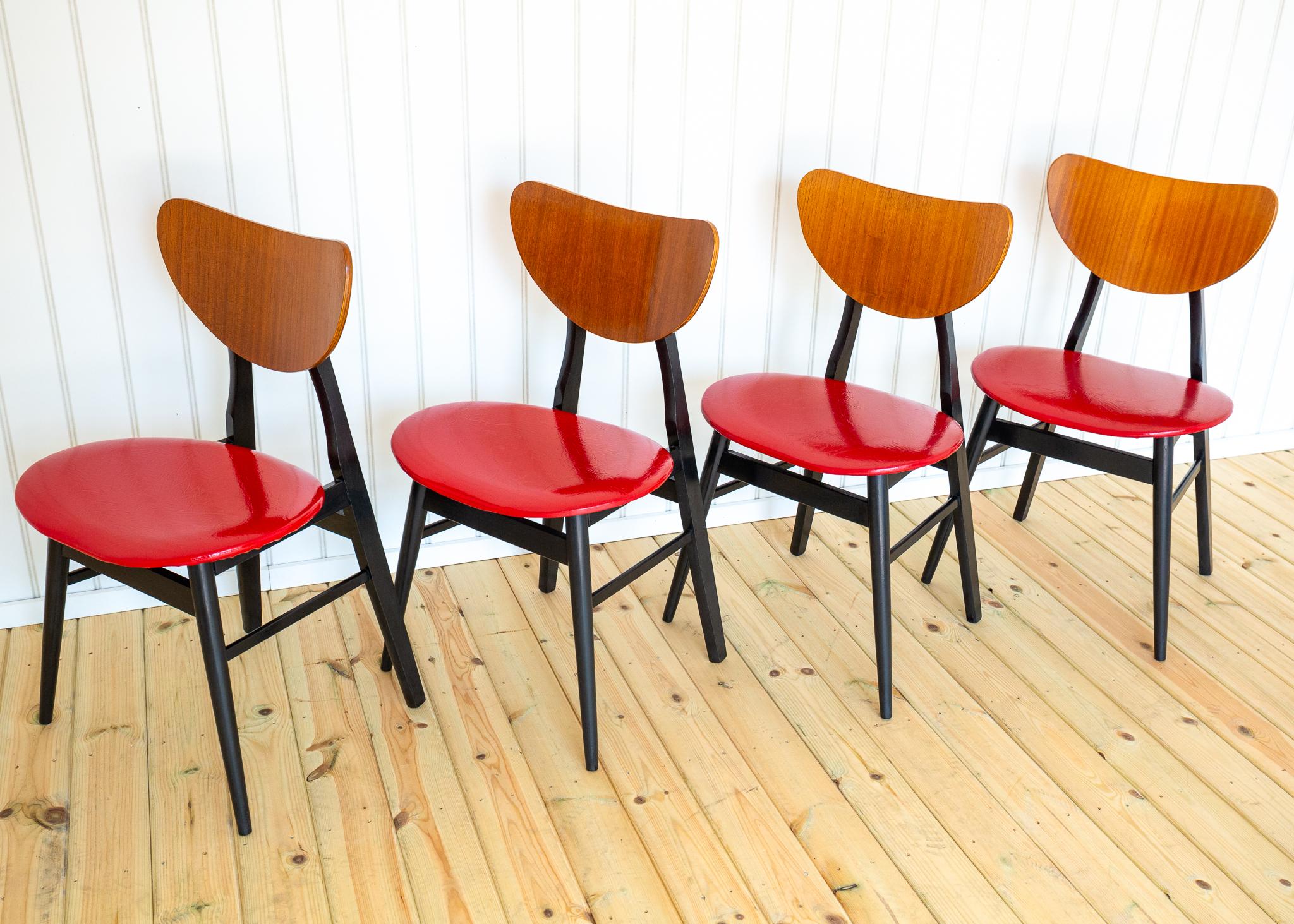 Set di 4 sedie da pranzo a farfalla del Mid Century A Space AGE 1960s 1950s Red Black in vendita 5
