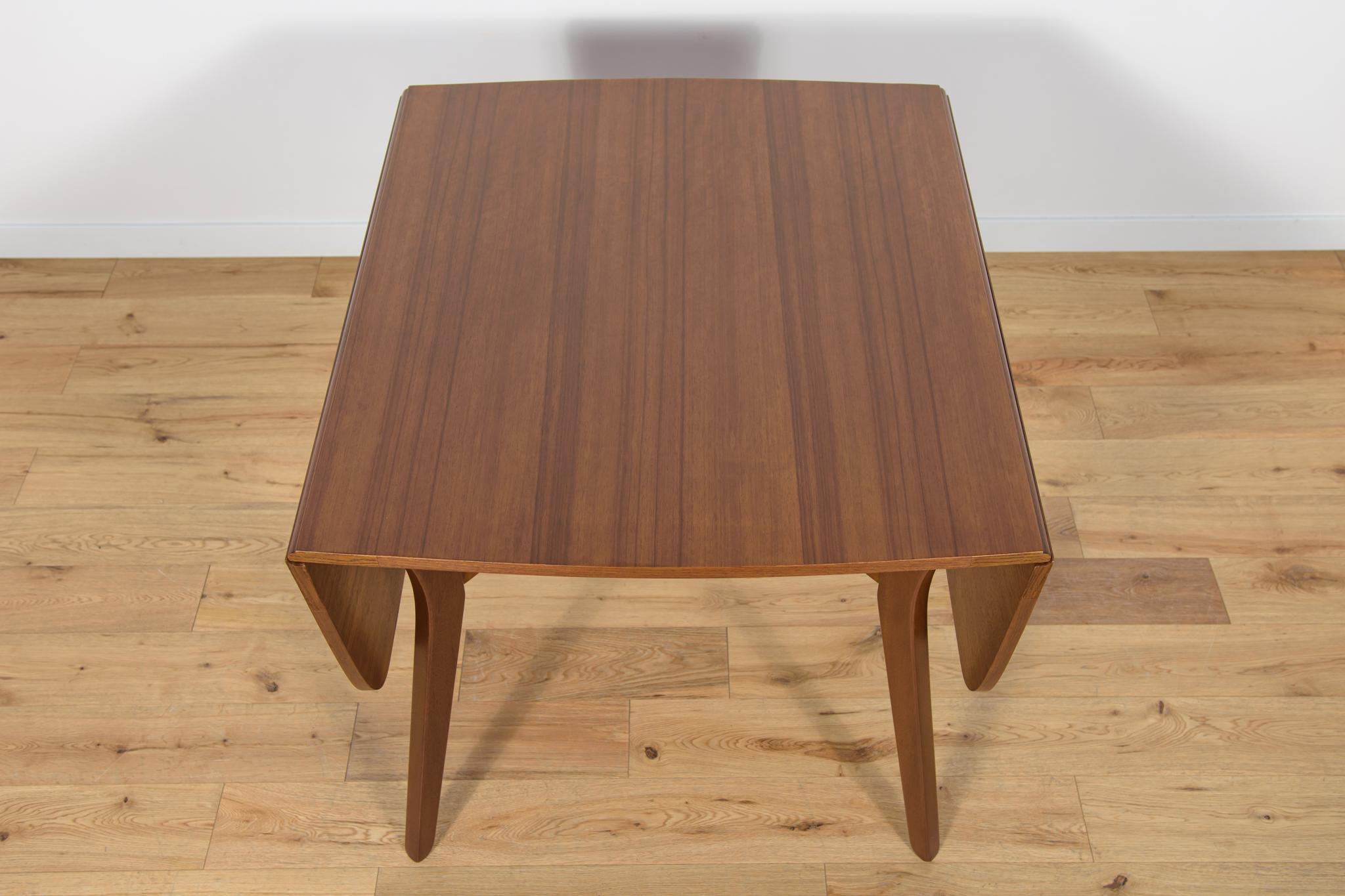 British  Mid-Century Butterfly Dining Table from G-Plan, 1960s For Sale