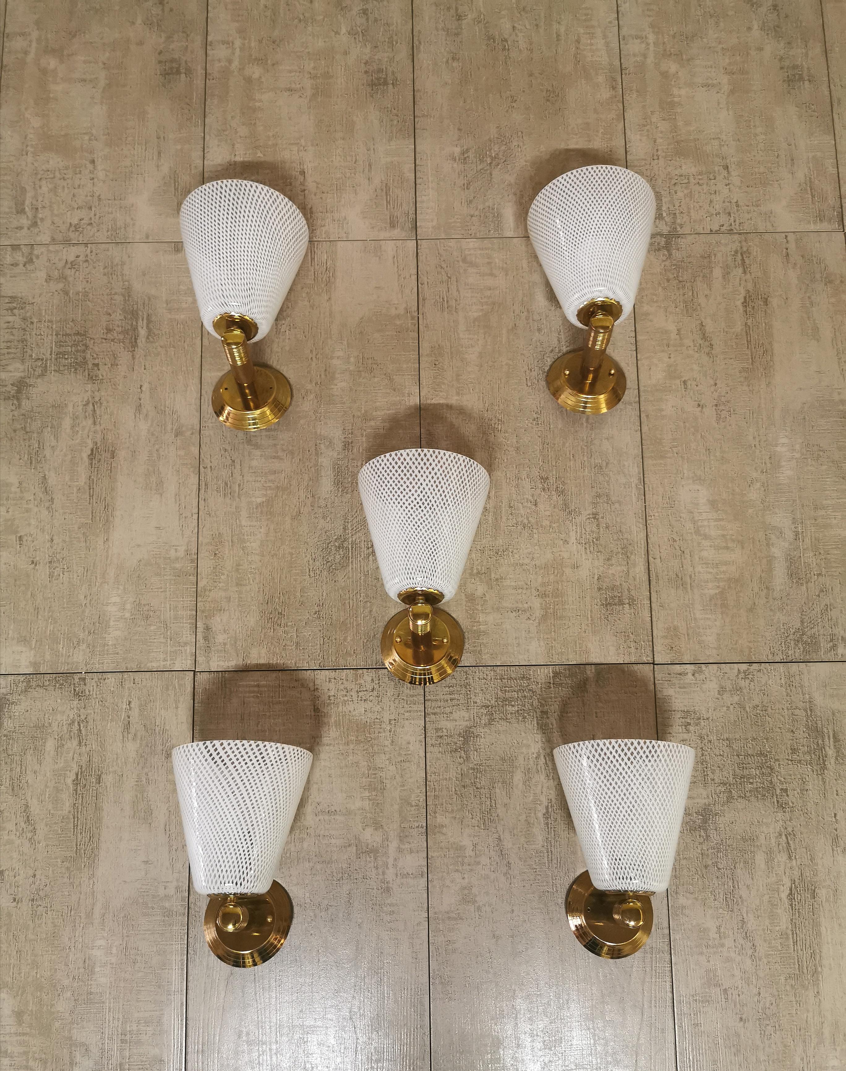 Set of 5 Wonderful and elegant Venini wall lamps with Murano glass diffusers with 