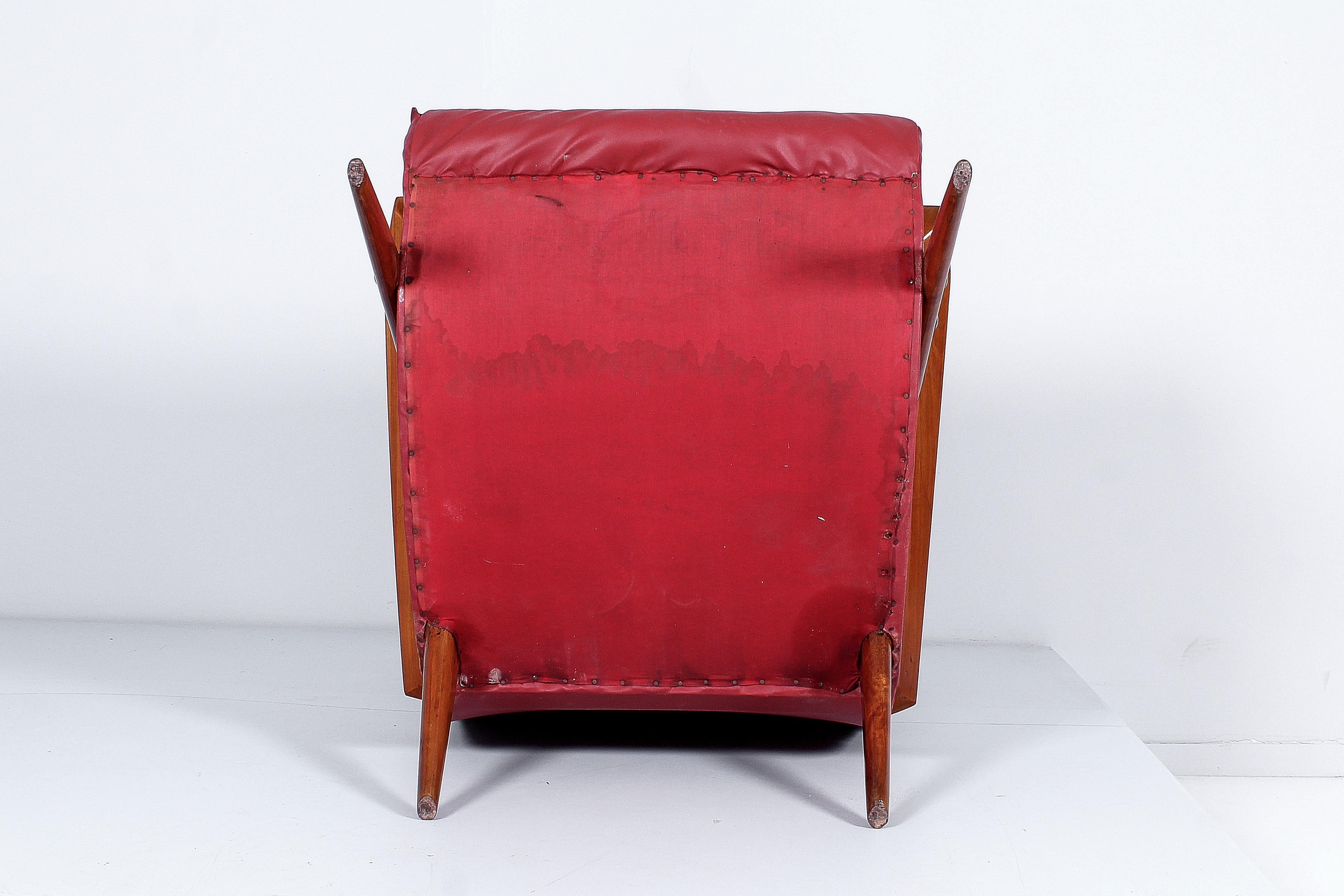 Mid-Century C. Graffi (attr.) Shaped Wood and Red Leather Armchair 50s Italy  For Sale 5
