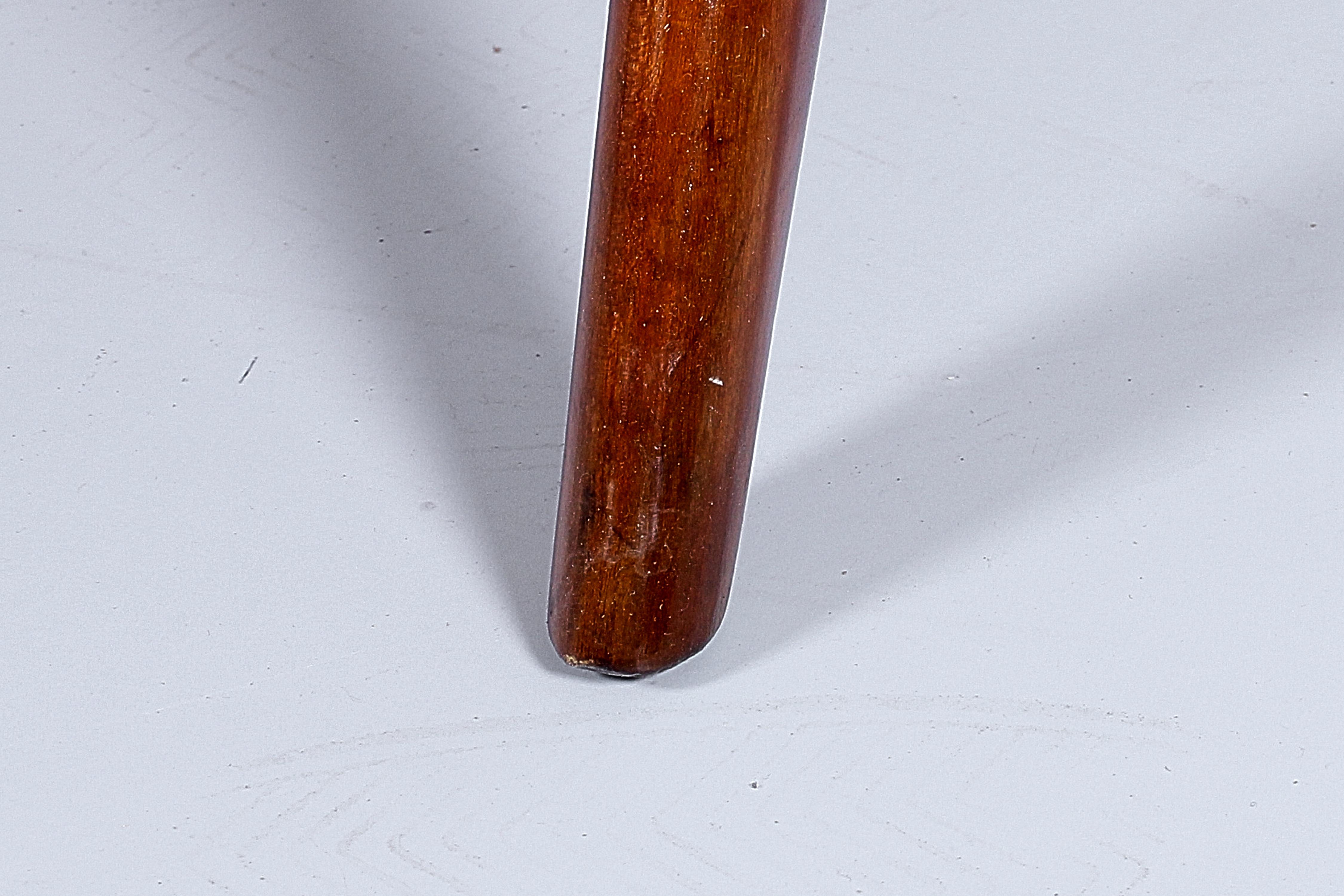 Fauteuil en bois et cuir rouge A.C. I.C. (attr.) années 50 Italie  en vente 5