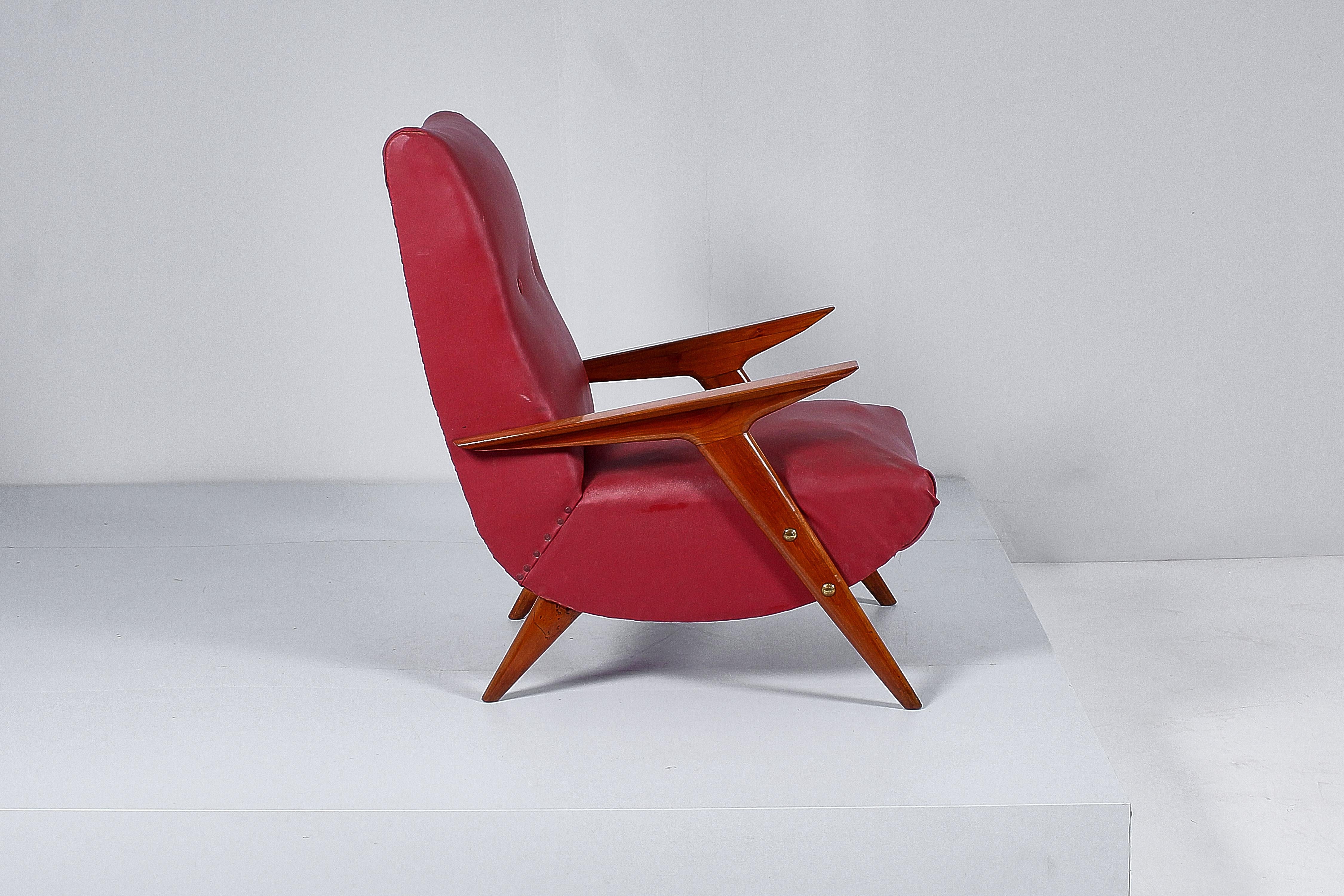 Mid-Century Modern Mid-Century C. Graffi (attr.) Shaped Wood and Red Leather Armchair 50s Italy  For Sale