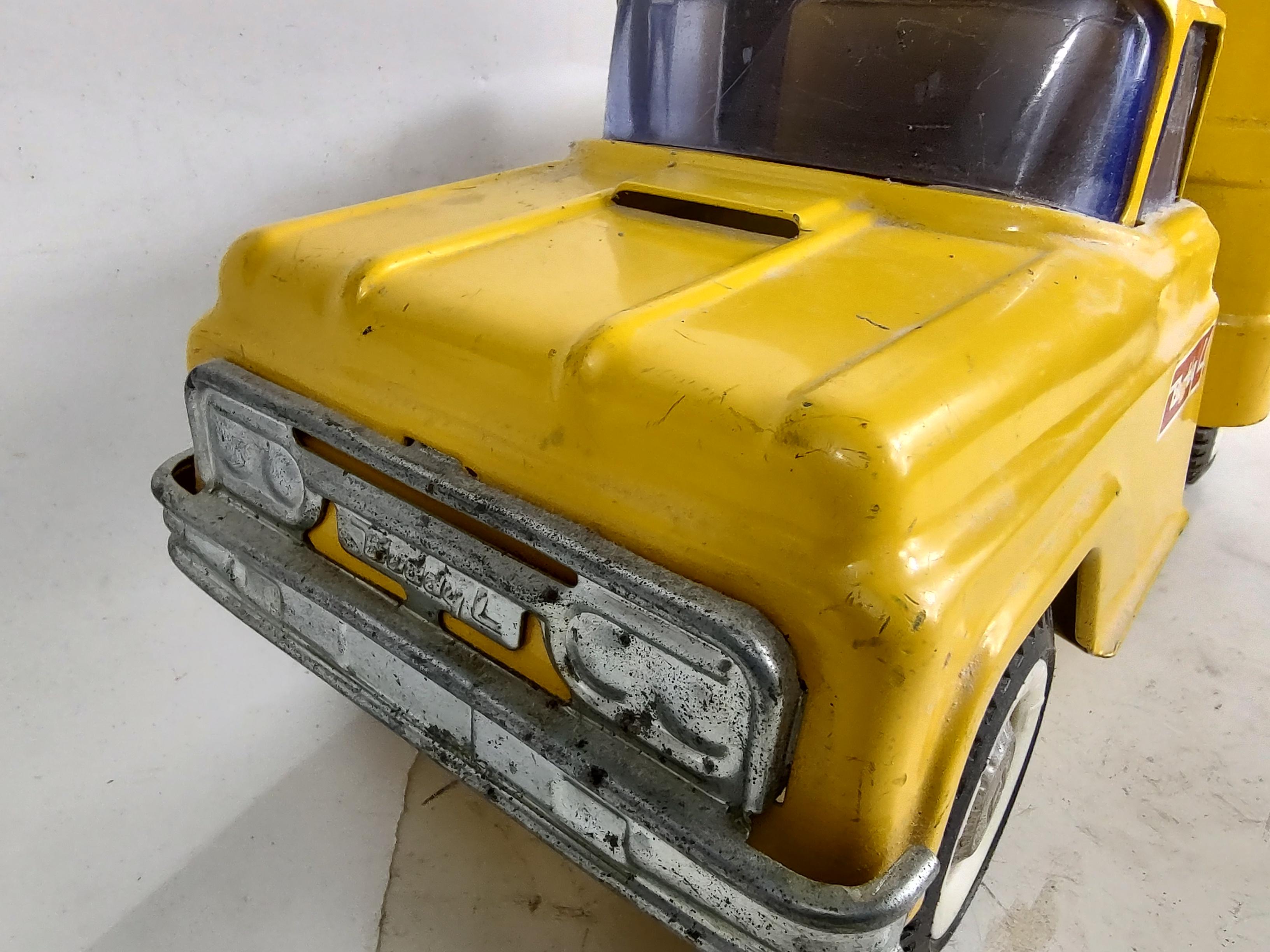Mid Century C1958 Buddy L Coca Cola Delivery Truck with Aluminum Hand Truck 1