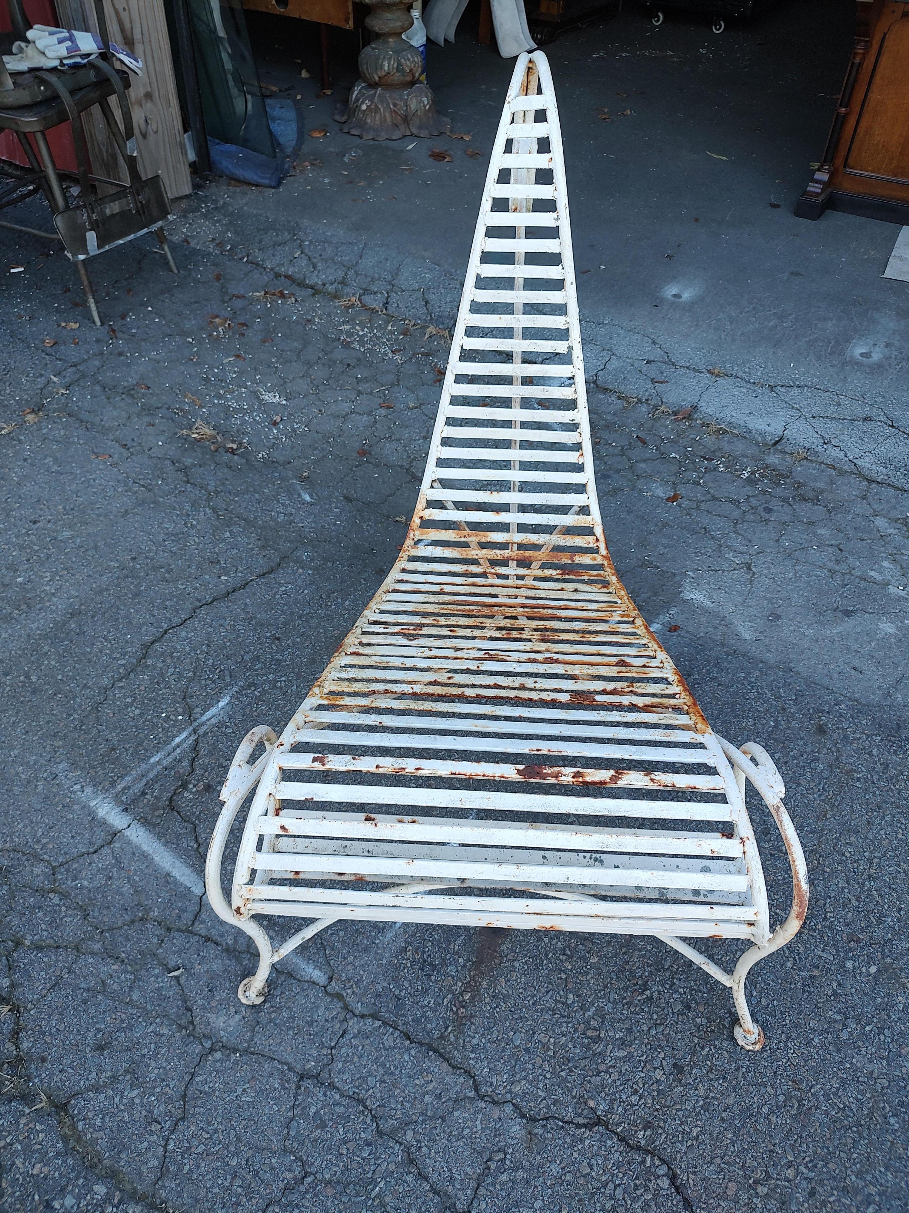 Eisen Spine-Stuhl aus der Mitte des Jahrhunderts, Andre Dubreuil zugeschrieben, 1980 im Angebot 4