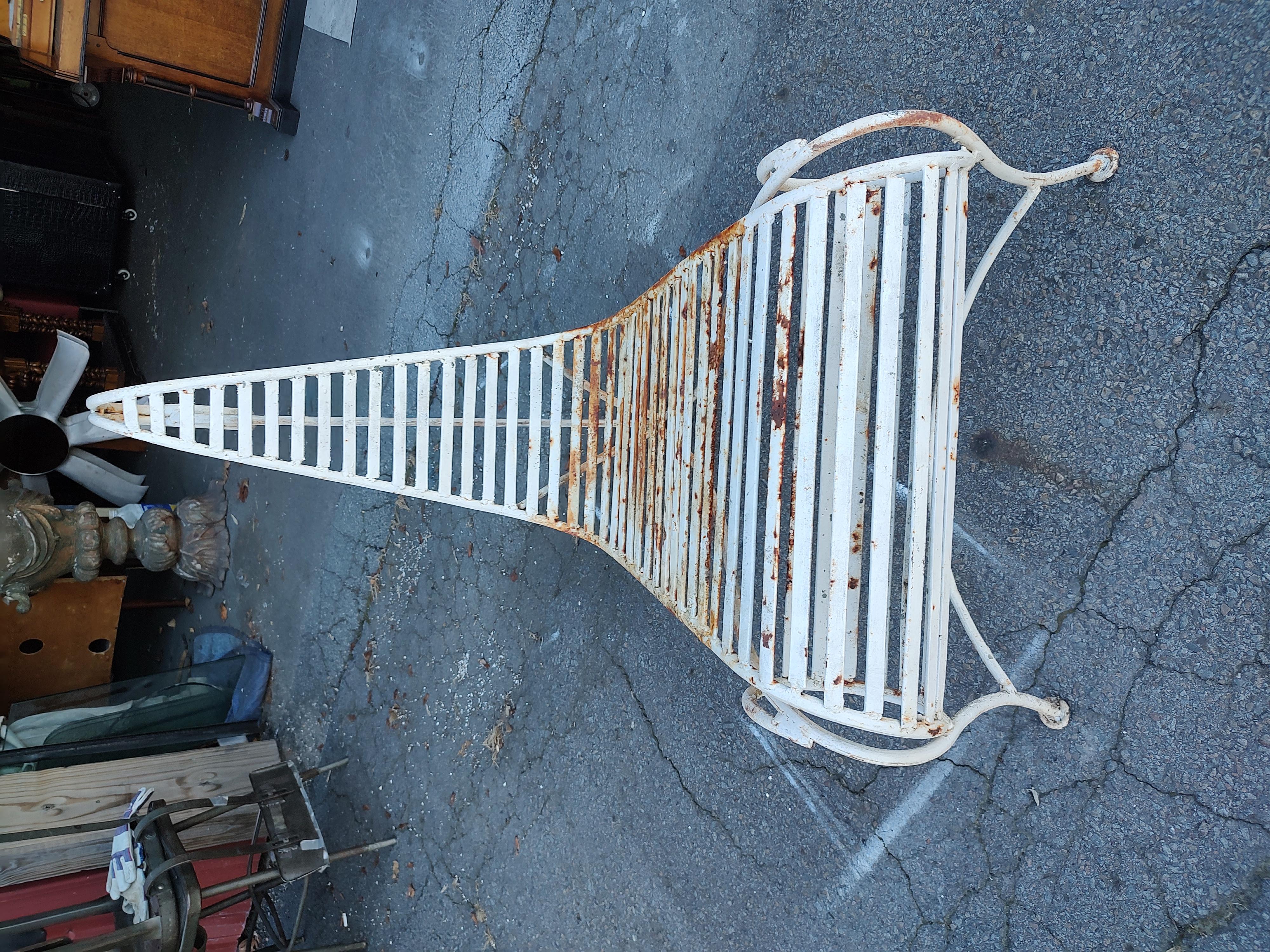Eisen Spine-Stuhl aus der Mitte des Jahrhunderts, Andre Dubreuil zugeschrieben, 1980 im Angebot 1