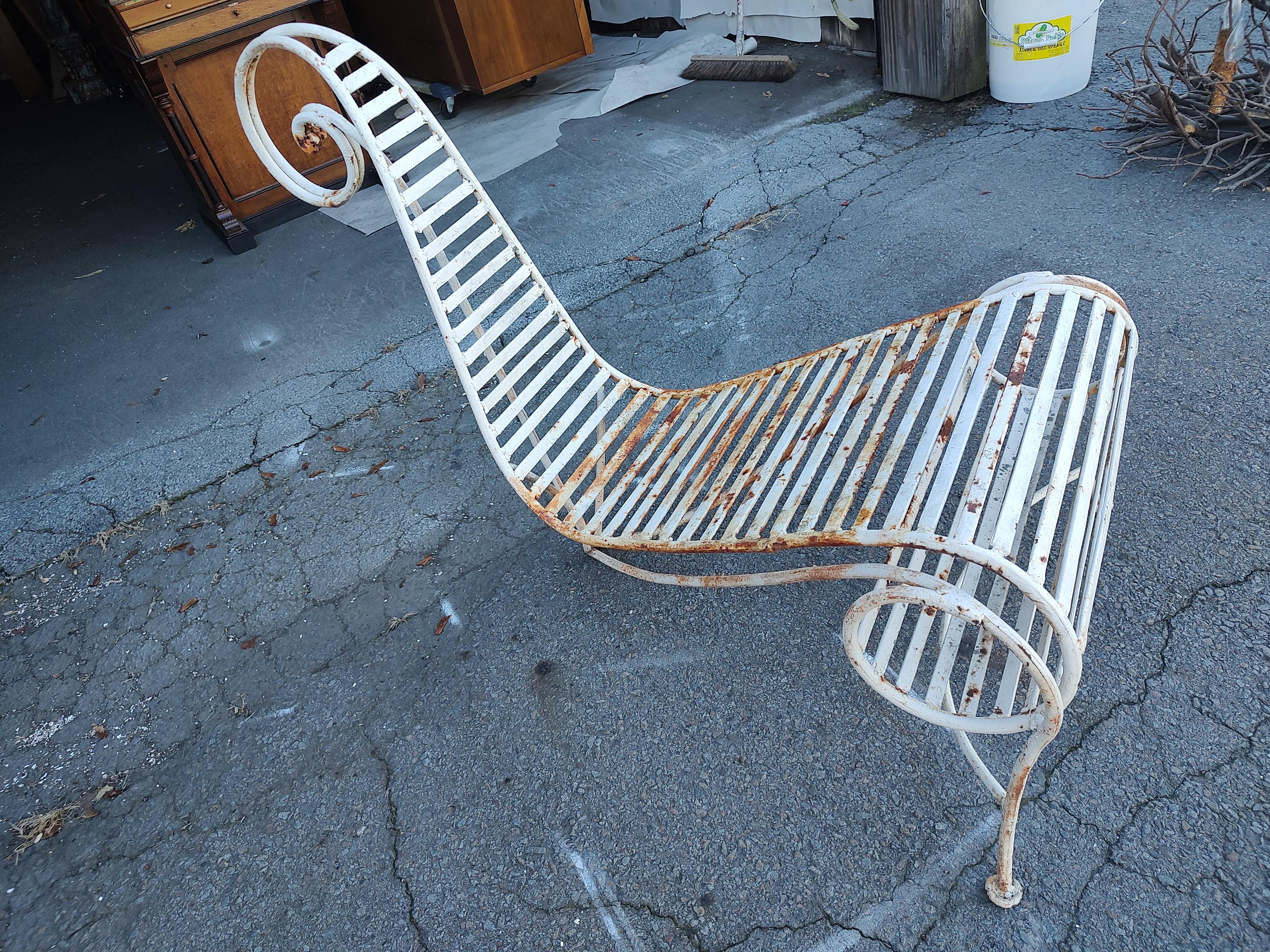 Eisen Spine-Stuhl aus der Mitte des Jahrhunderts, Andre Dubreuil zugeschrieben, 1980 im Angebot 3