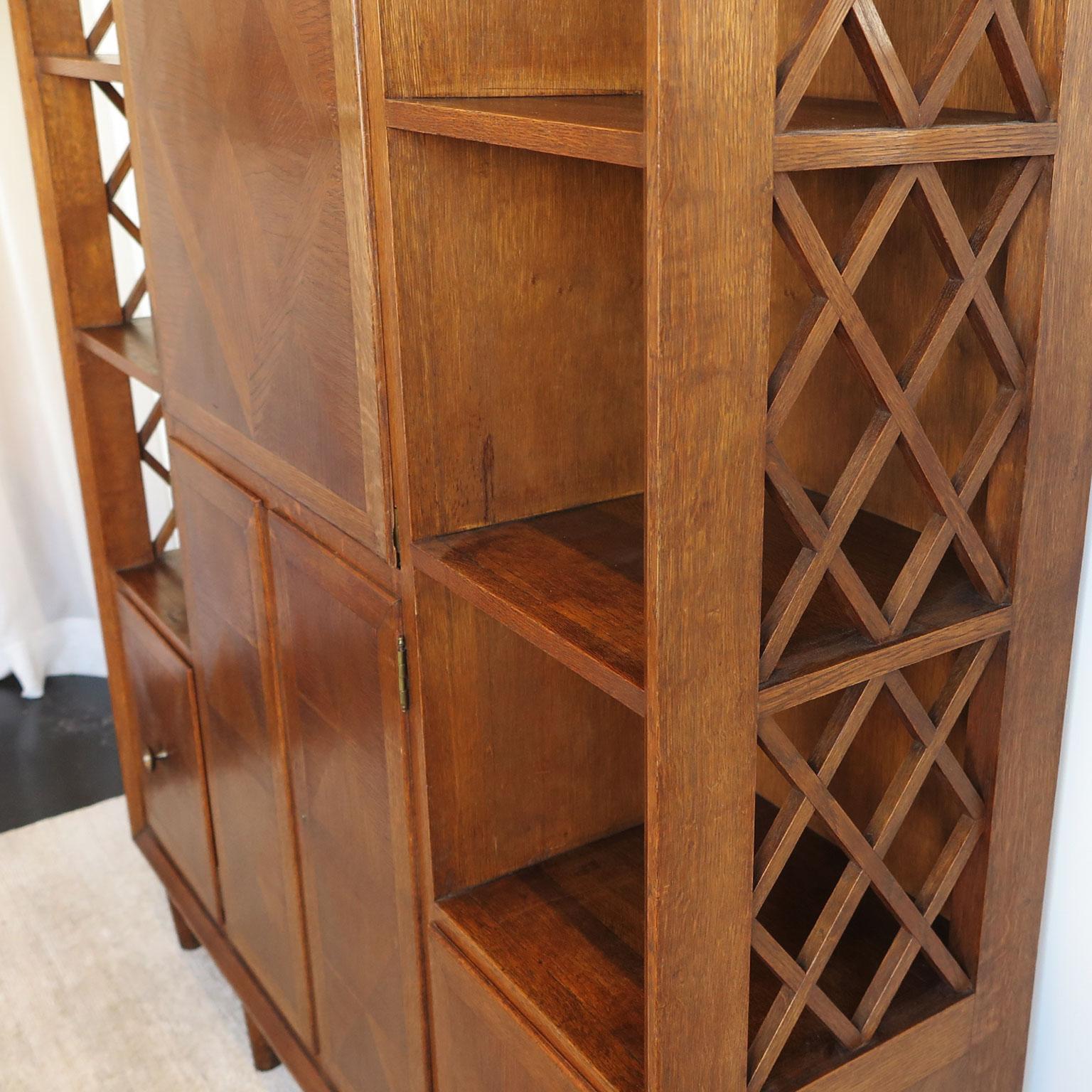 Midcentury Cabinet Arttributed to E. Lanzia, Italy, circa 1940s In Good Condition For Sale In Los Angeles, CA