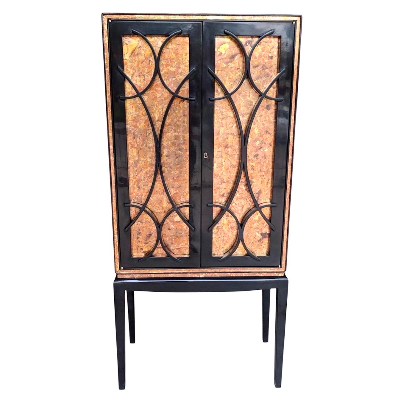 Bar à armoires du milieu du siècle Design/One du milieu du siècle