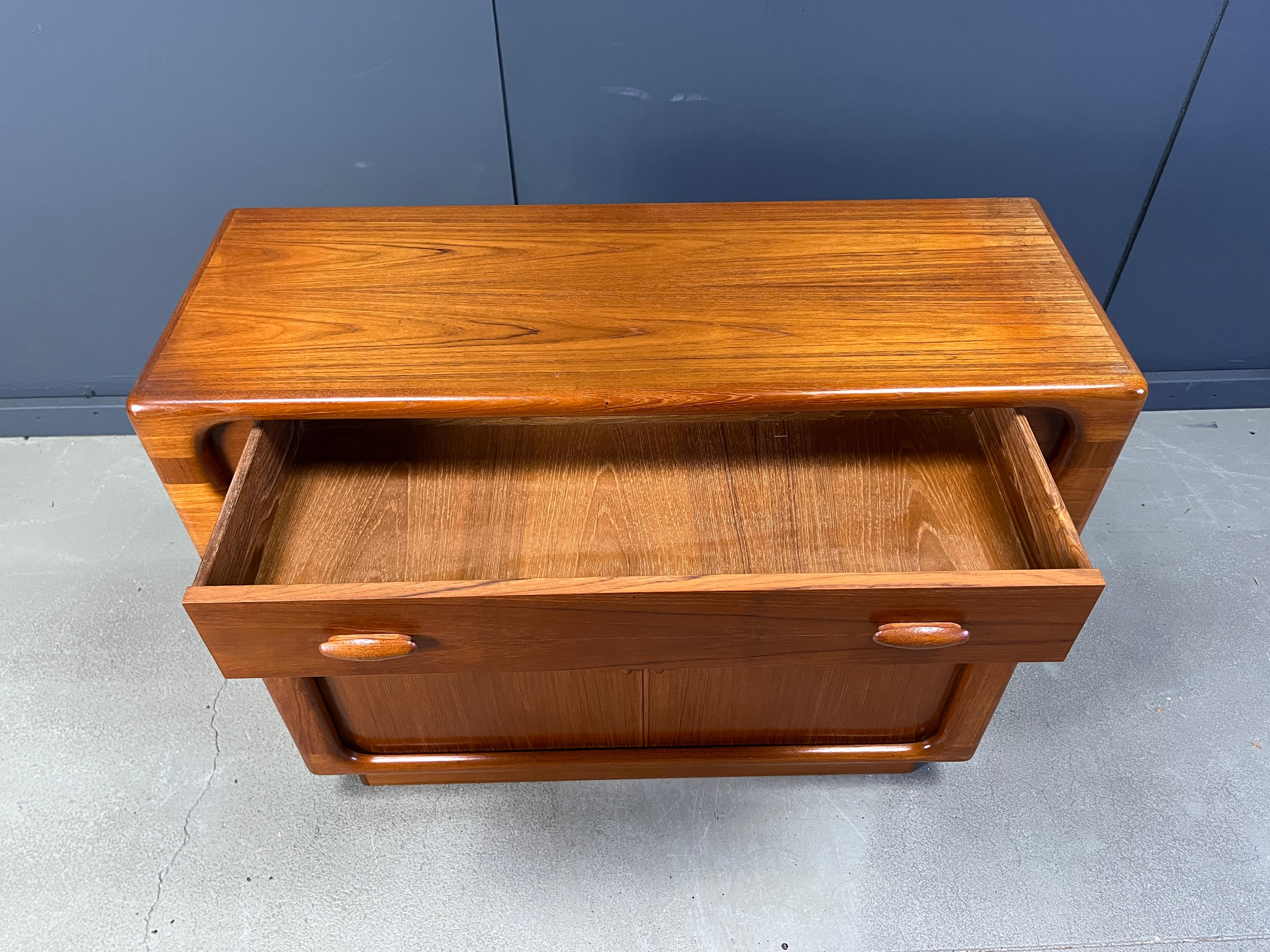 Danois Armoire du milieu du siècle par Dyrlund, années 1960 en vente