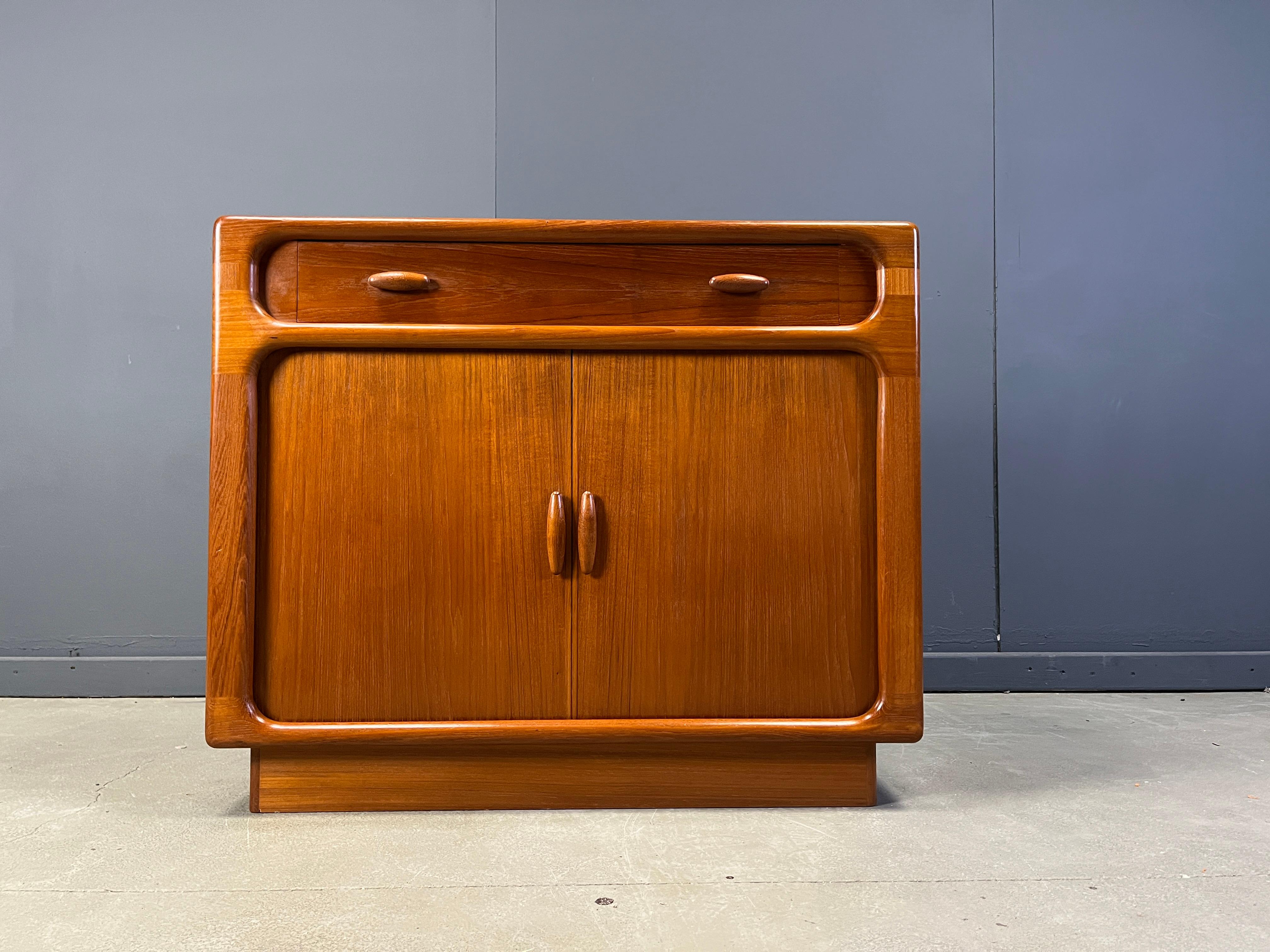 Teck Armoire du milieu du siècle par Dyrlund, années 1960 en vente