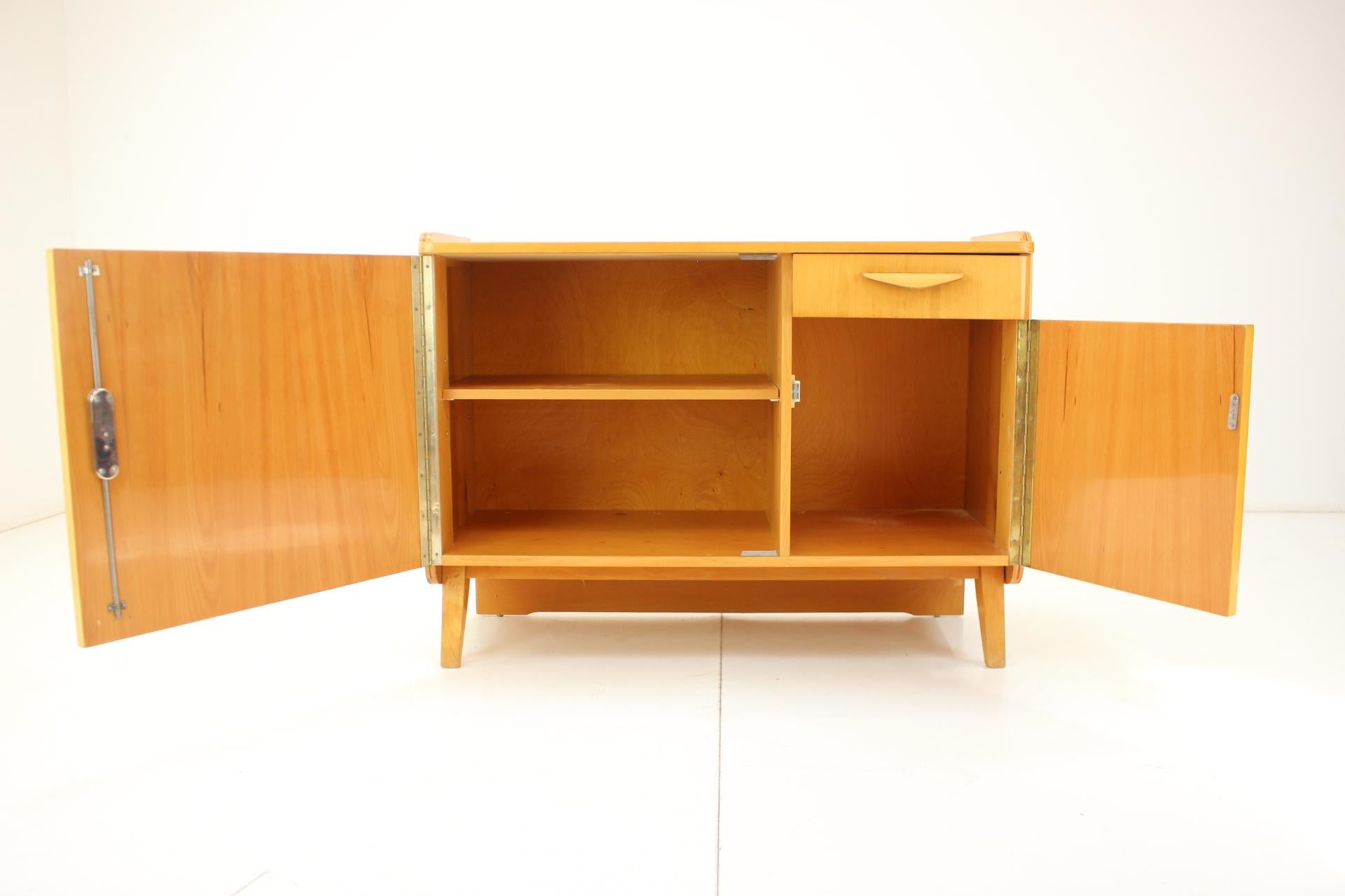 Mid-Century Cabinet High Gloss by Tatra Pravenec, 1970s Czechoslovakia For Sale 3