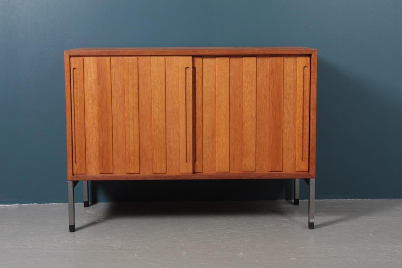 Midcentury Schrank in Eiche von Hans Wegner, Dänisches Design 1960er Jahre im Angebot 3